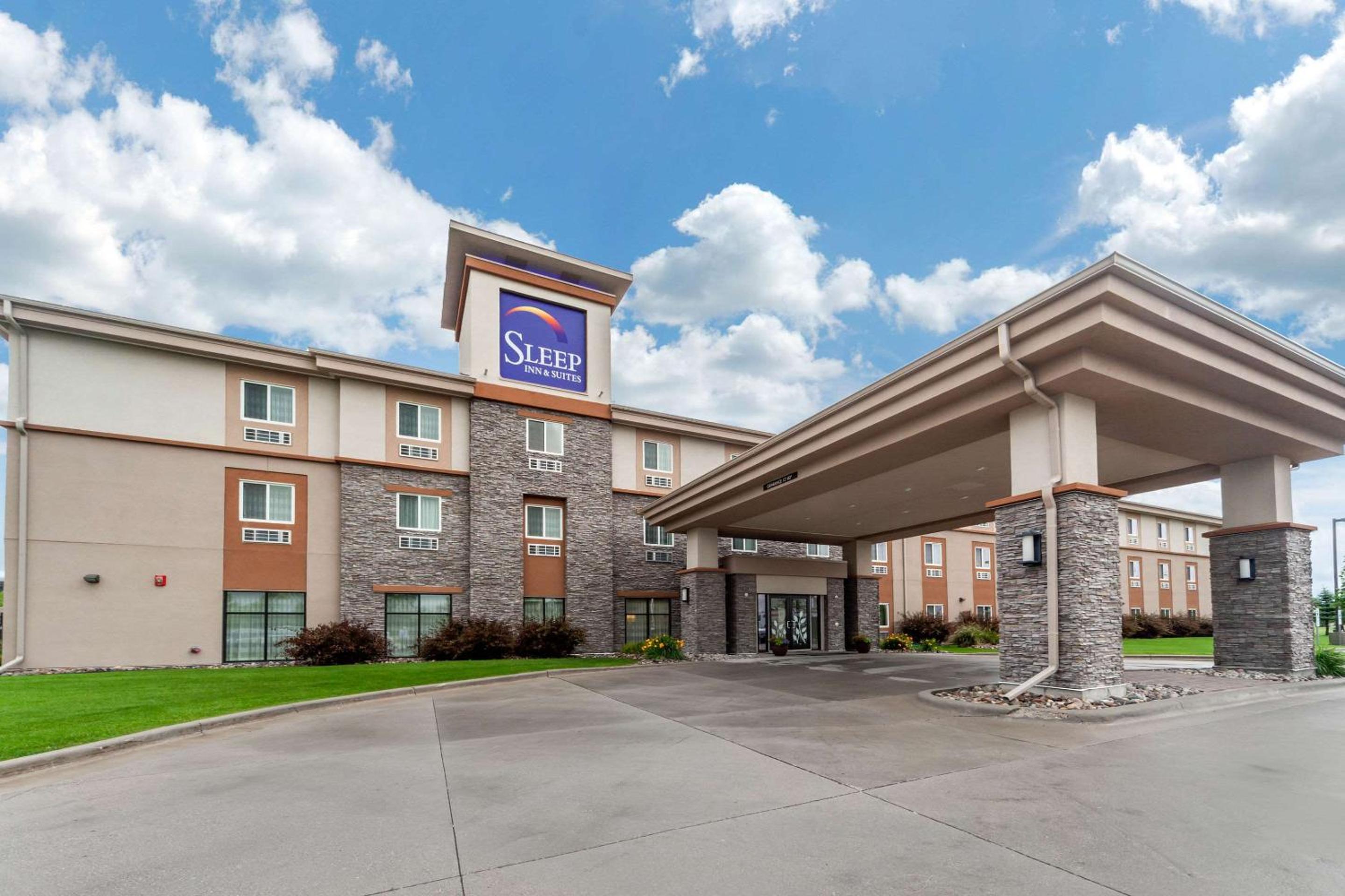 Grand Forks Vacations - Sleep Inn  Suites Grand Forks Near Alerus Center - Property Image 3