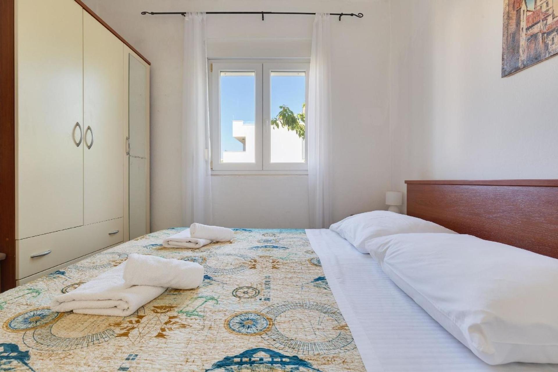 Geräumige Ferienwohnung im Erdgeschoss mit Meerblick vom privaten Balkon - b56525 view 4