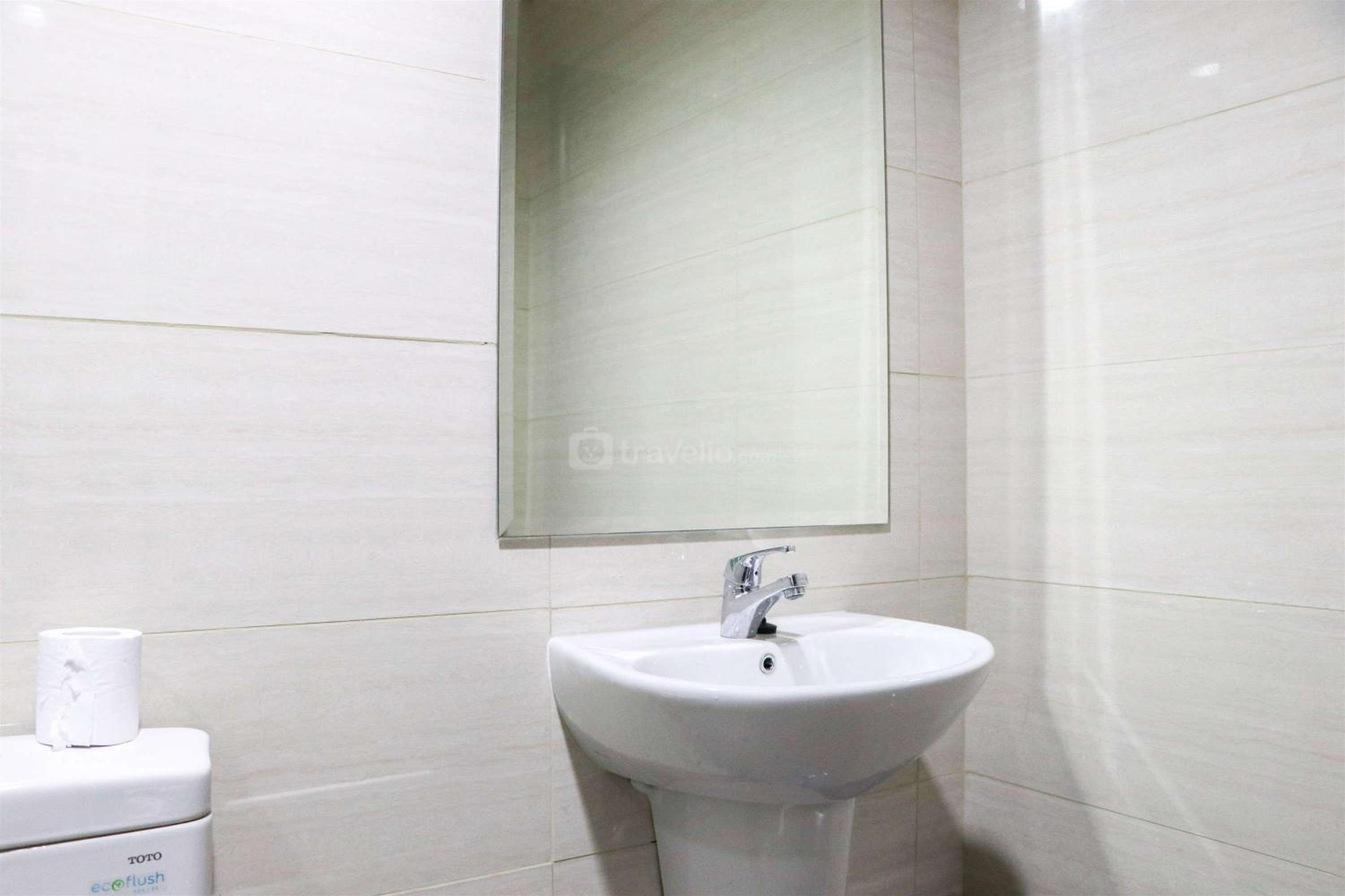 Modern and Compact Designed 1BR at Ciputra International Apartment By Travelio view 4