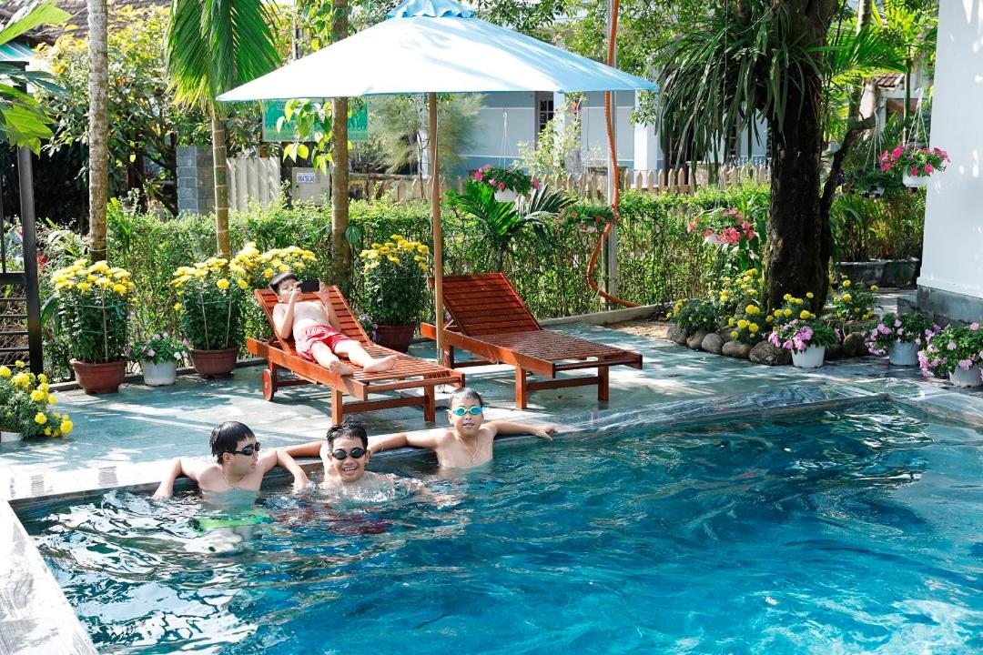 Tropical Garden & Pool Villa