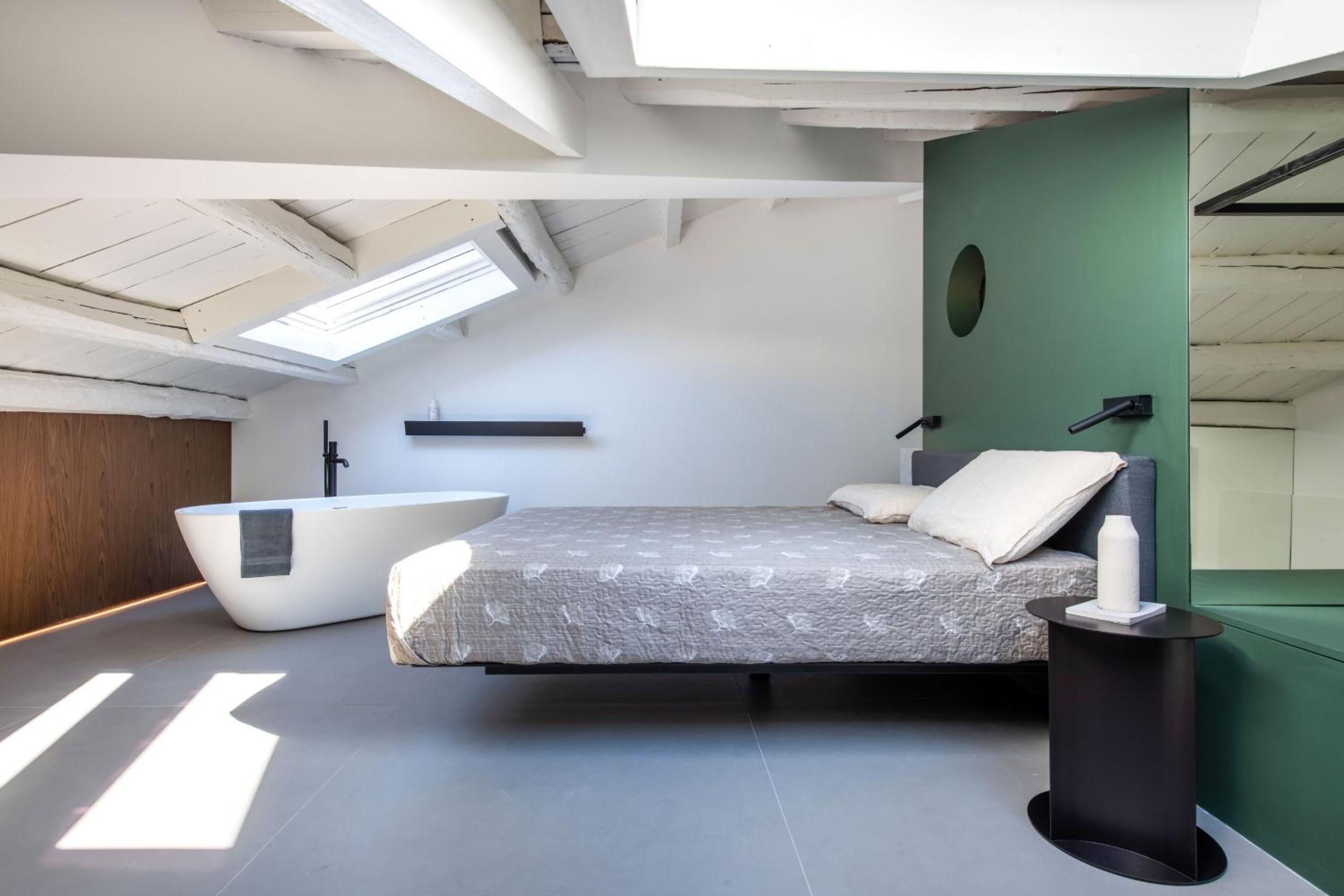 Settimo Apartment with Terrace by Wonderful Italy photo 2