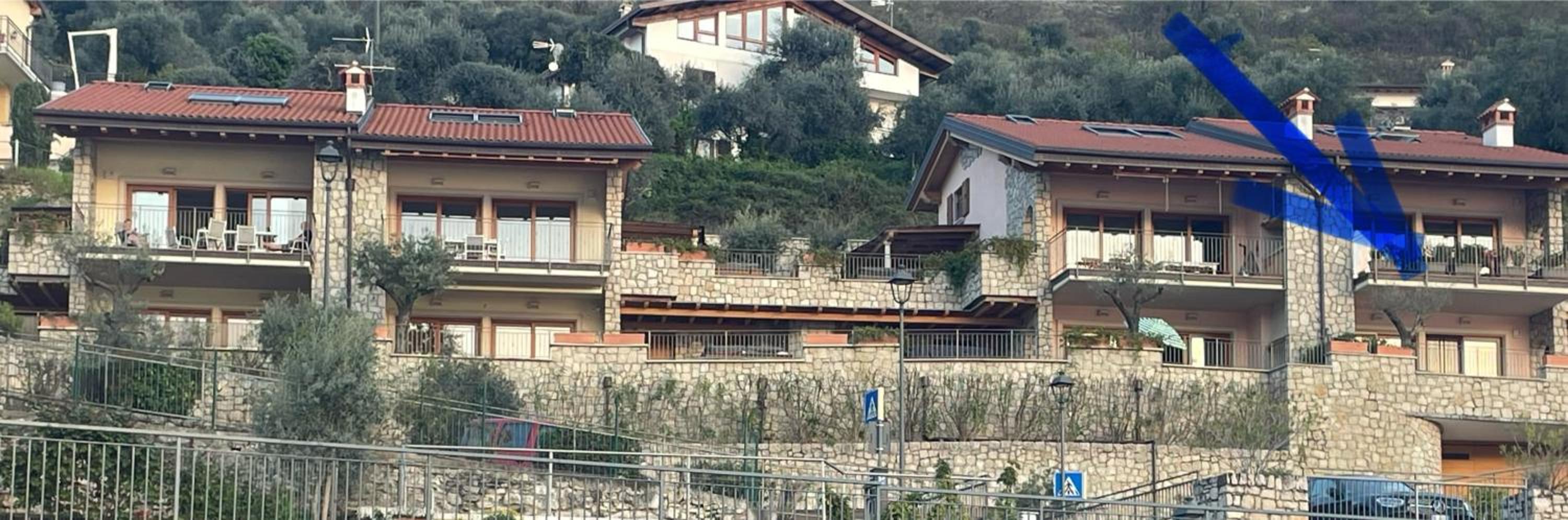 Live la Dolce Vita! Your Lake Garda deluxe getaway view 3