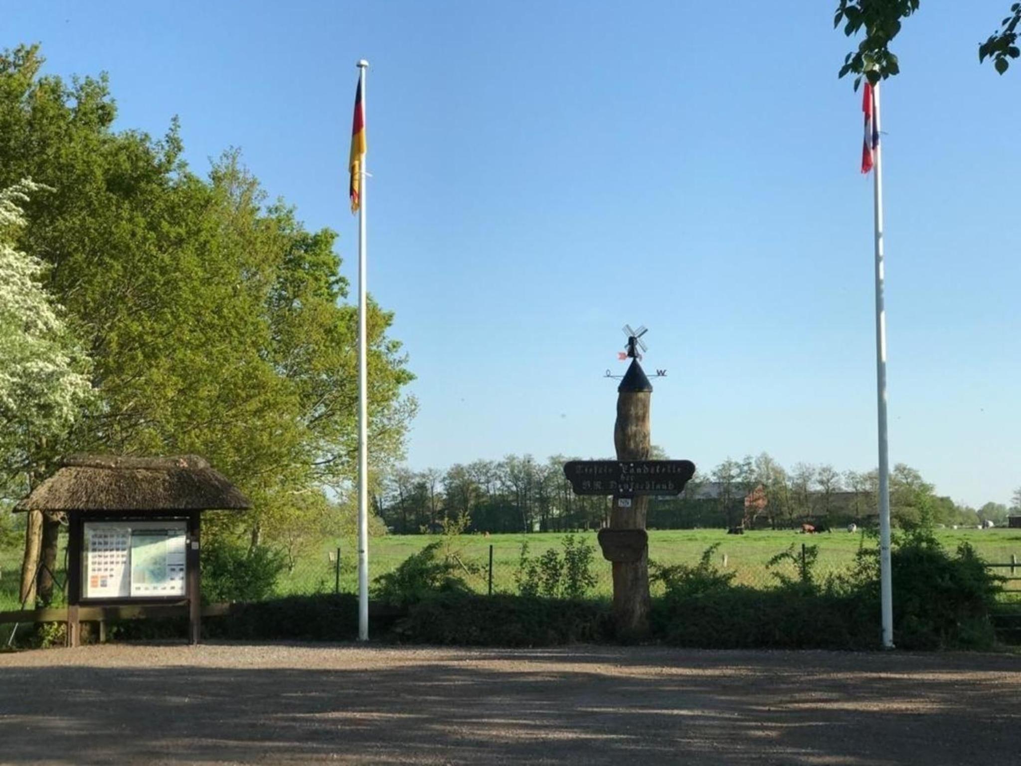 Gemütliches Reetdachhaus In Schleswig Holstein