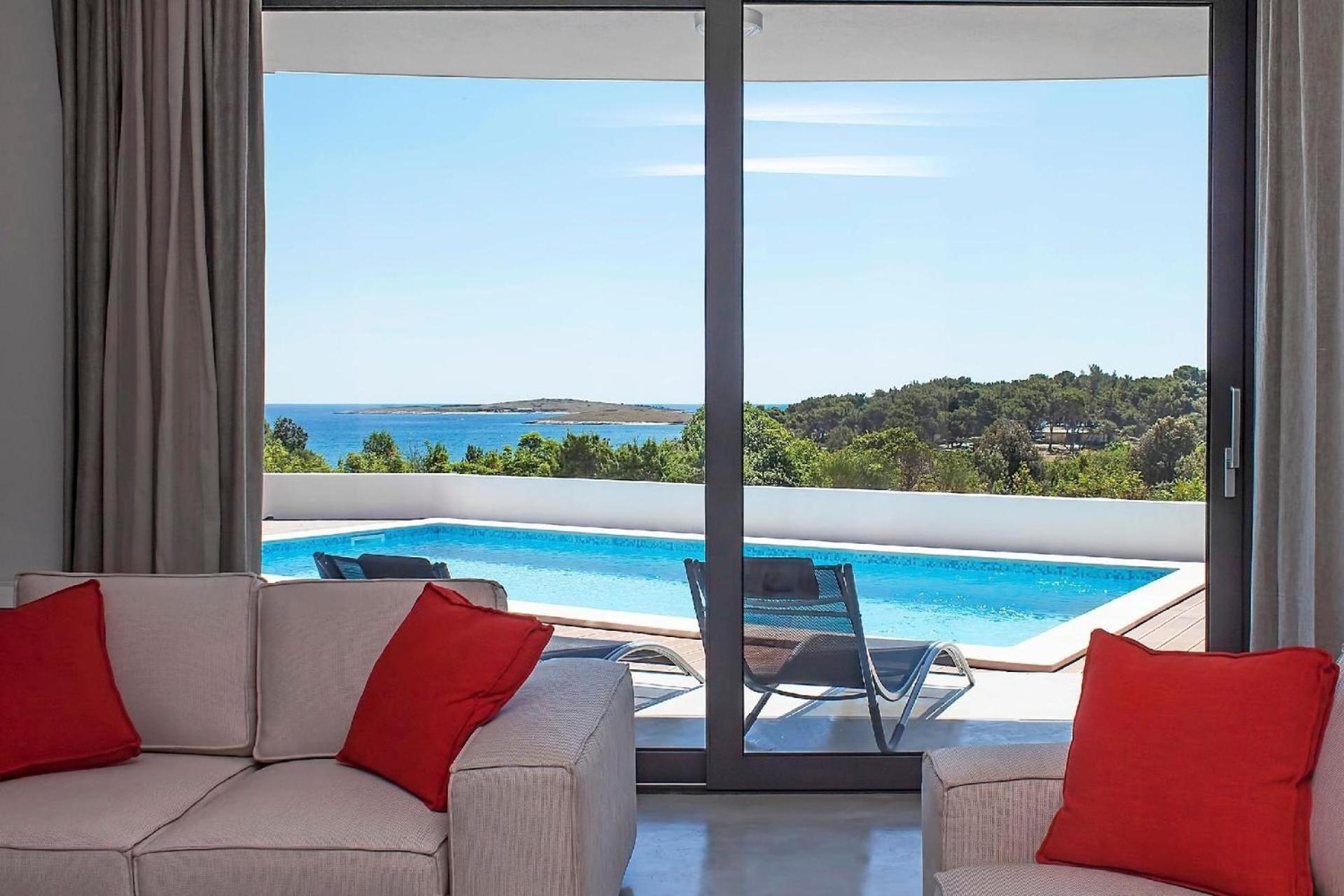 Luxusvilla Sunrise Premantur mit Pool photo 2