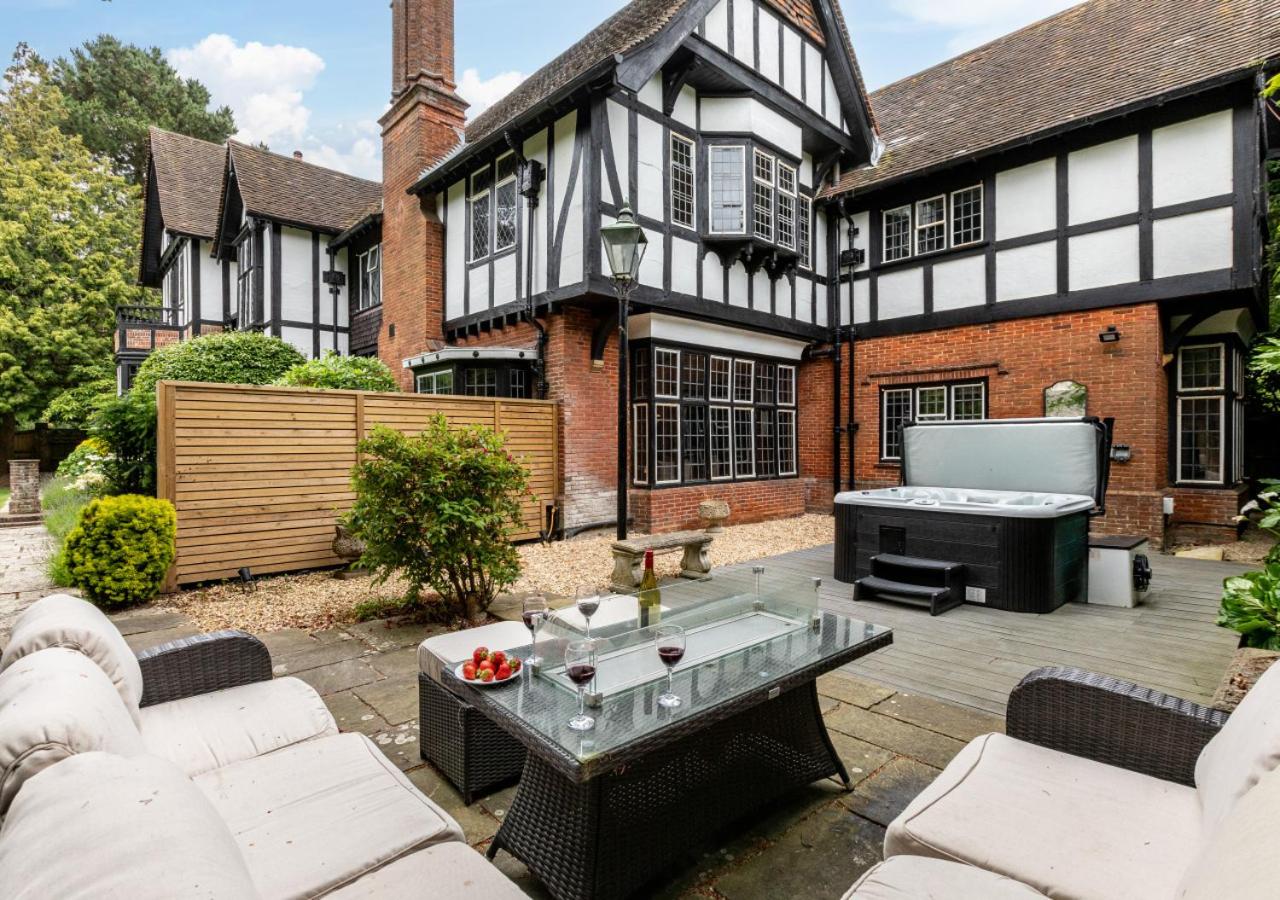 The Tudor Mansion view 4
