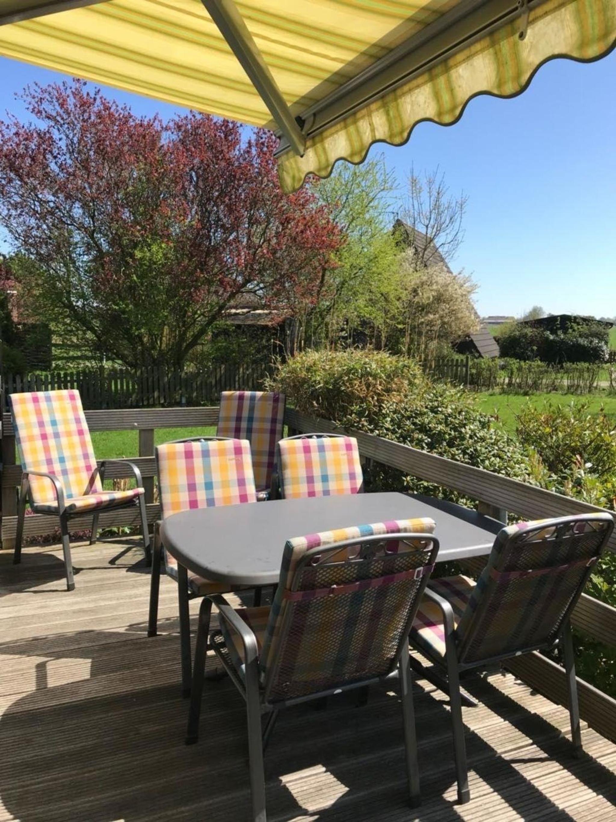 Ferienhaus in Fedderwardersiel mit Terrasse