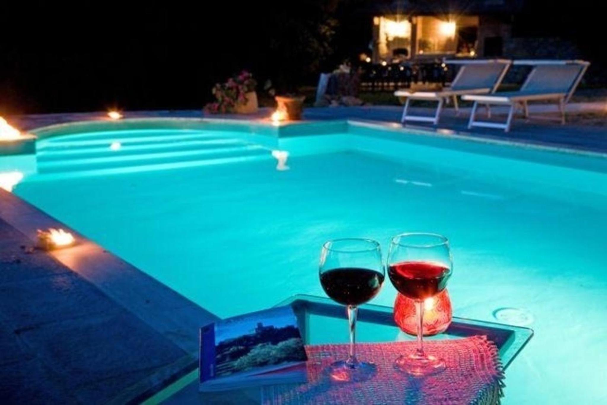 Villa Pruneto mit Pool in den Hügeln der Toskana view 2