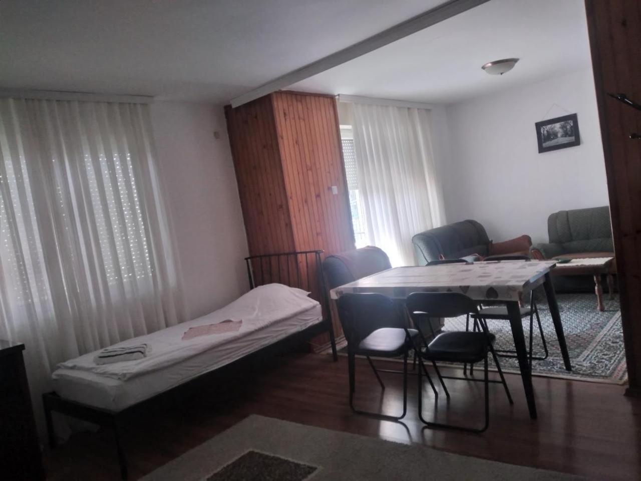 Sunlit City Apartment Gjakova, photo 4