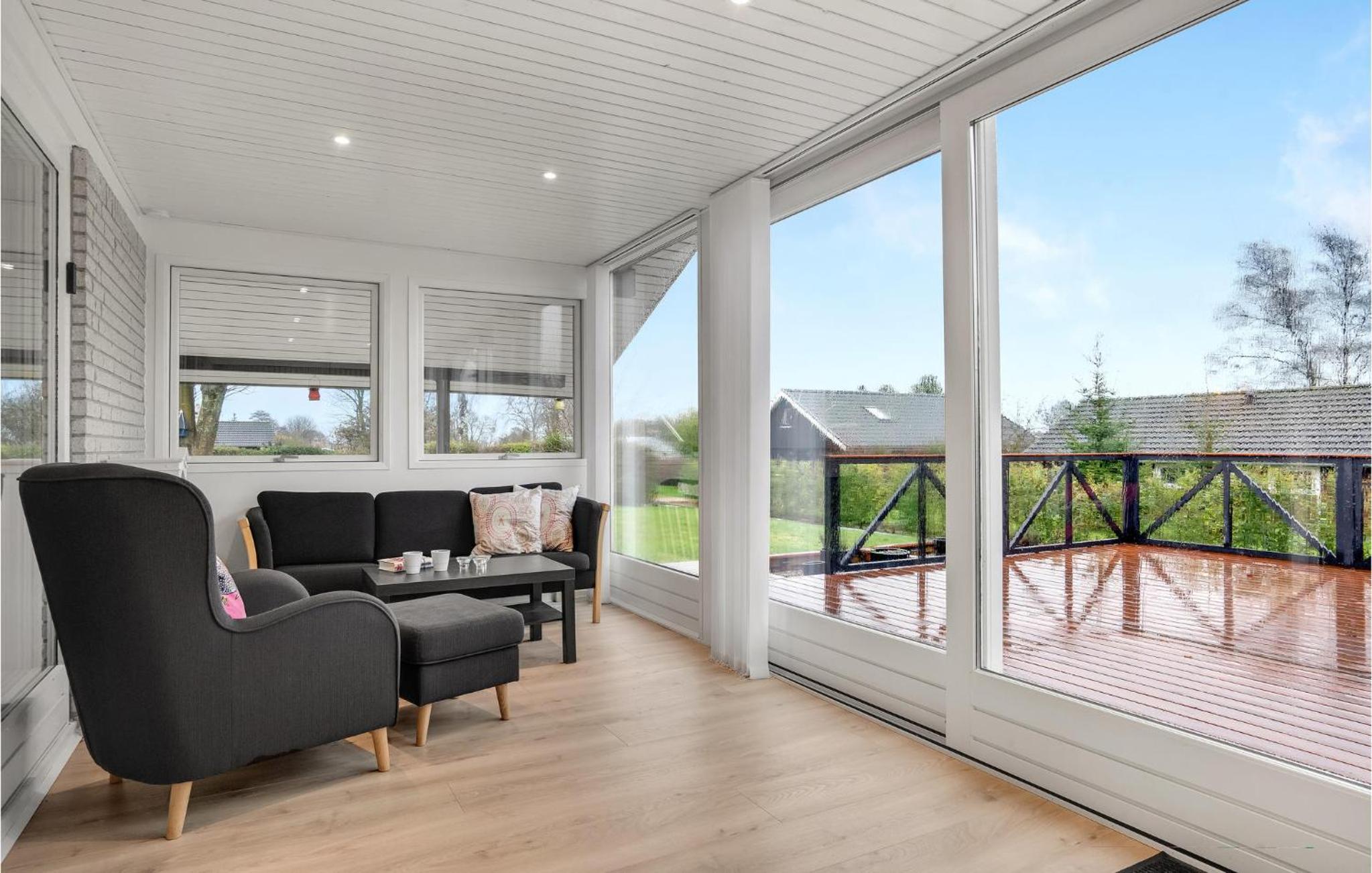 4 Bedroom Lovely Home In Hejls view 2