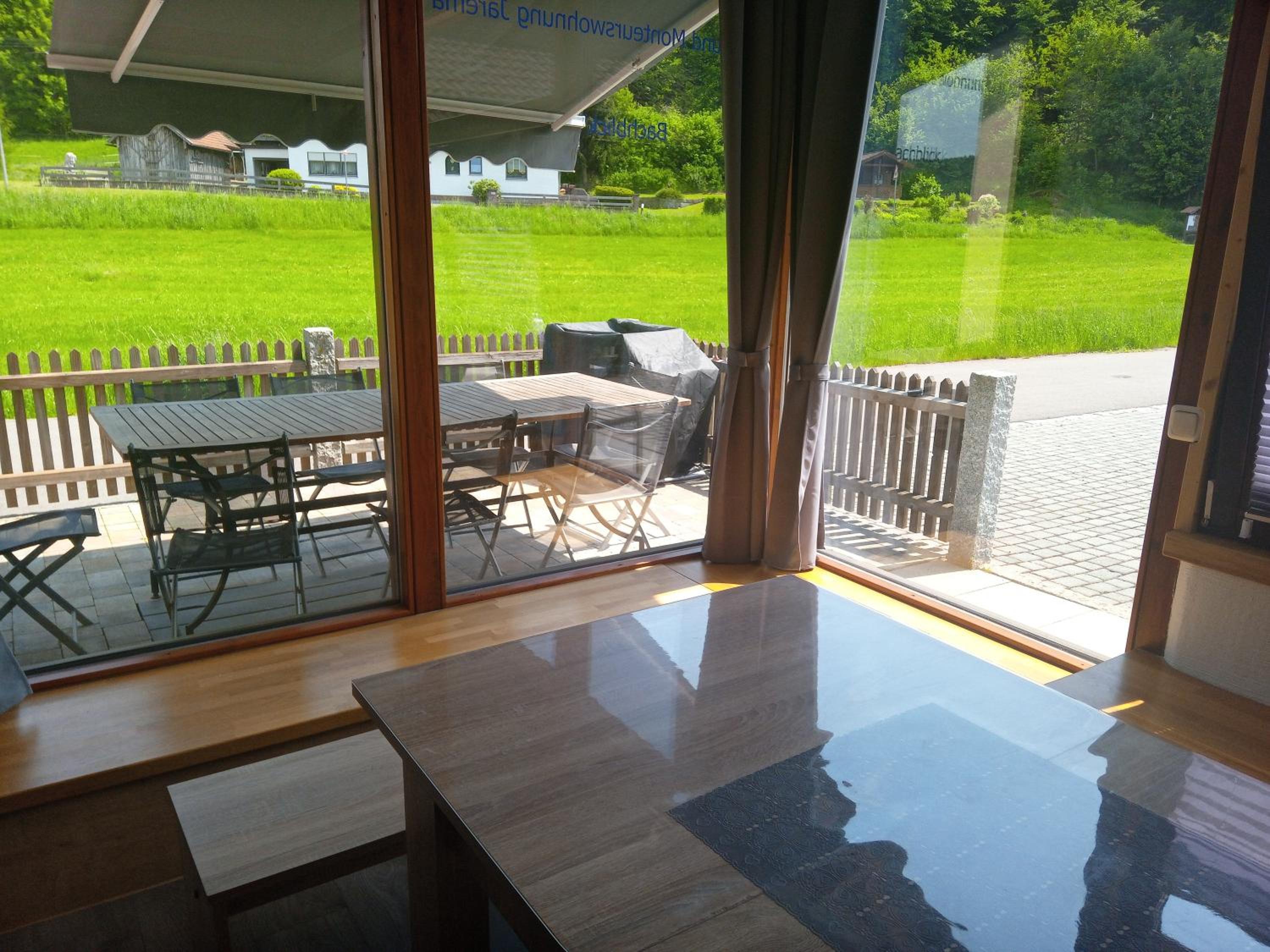 Großzügige Wohnung Bachblick