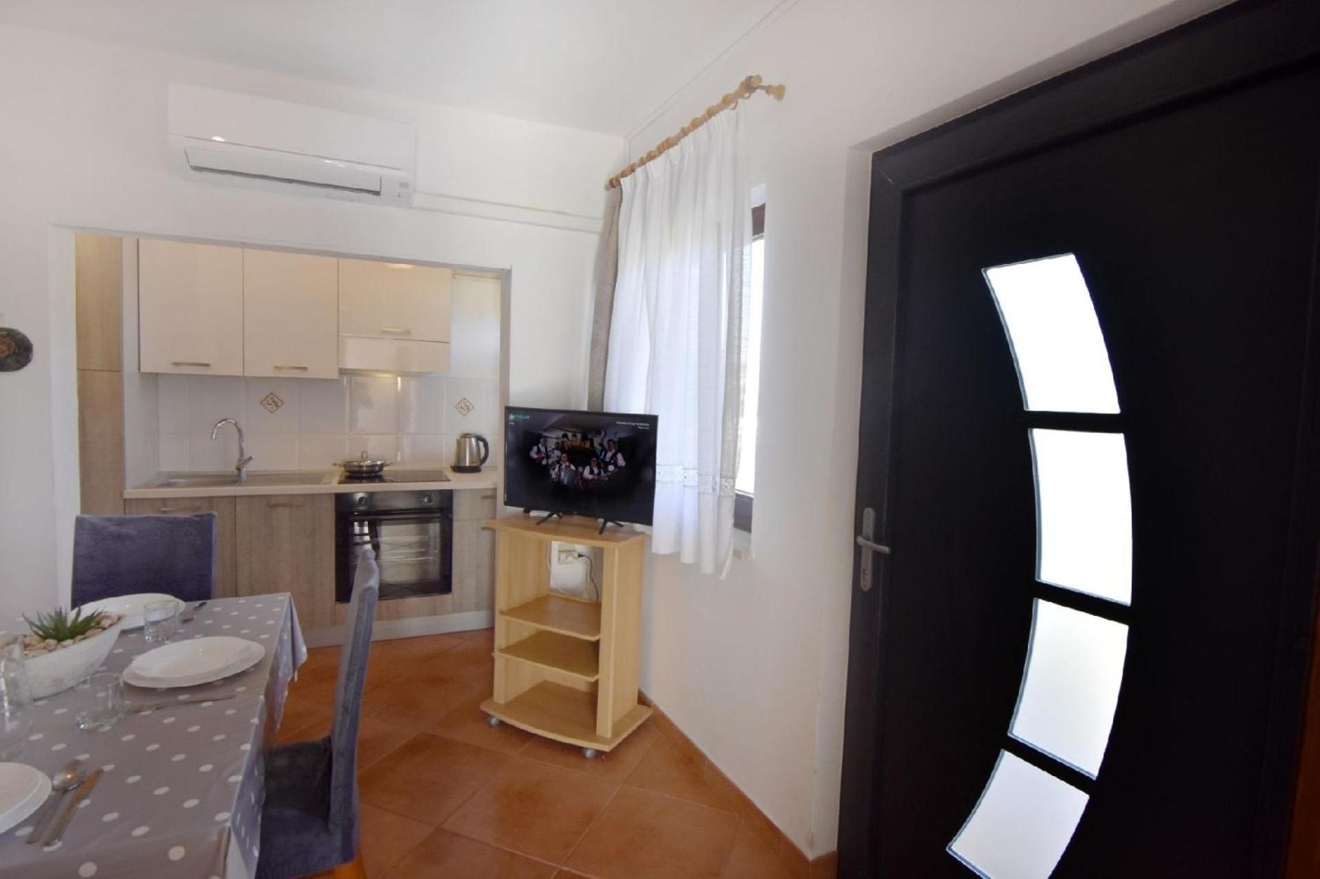 Silva-Unterkunft im Erdgeschoss, 2 Schlafzimmer, Garten view 4