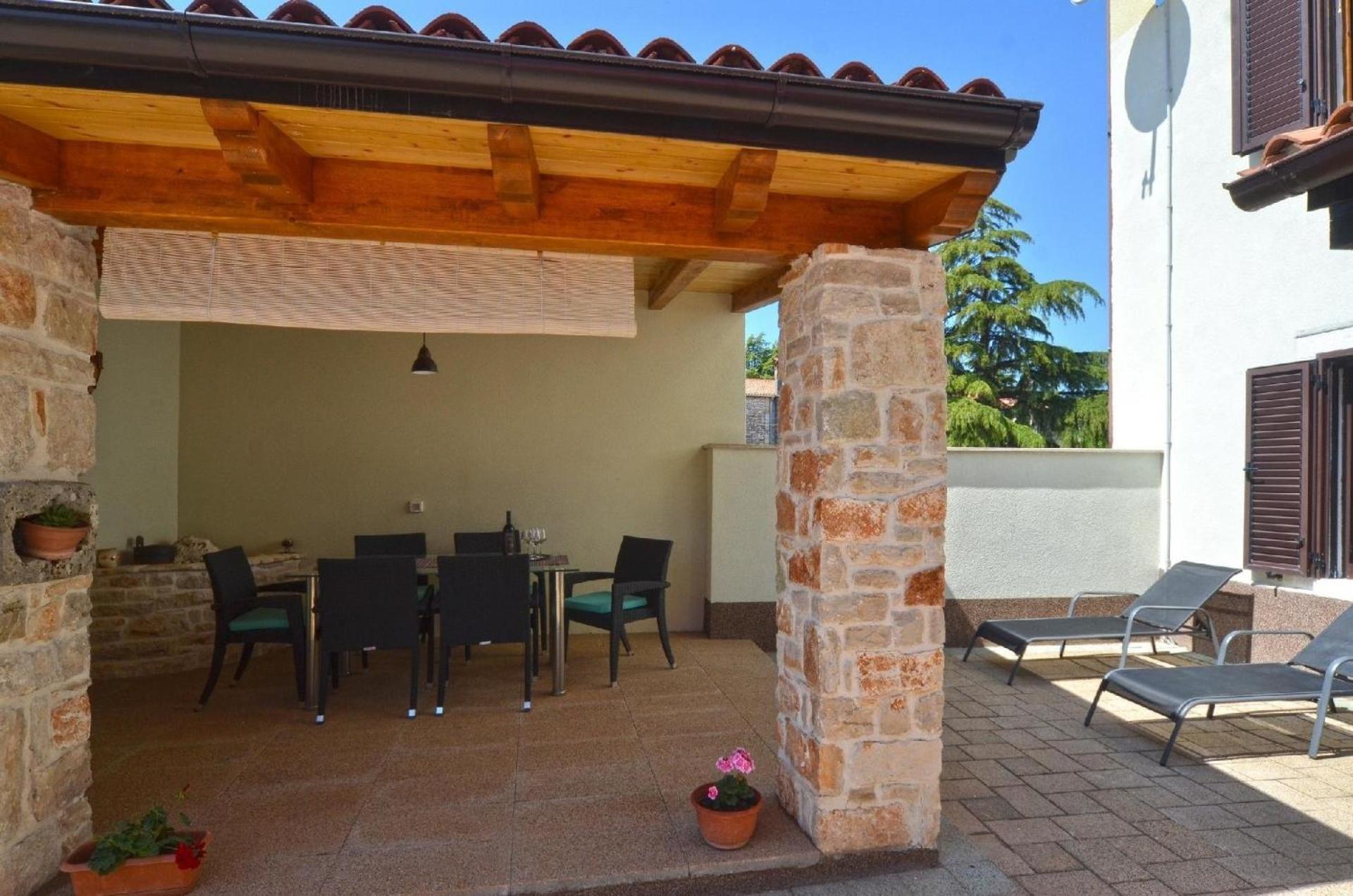 Ferienhaus in Bale mit privatem Parkplatz view 3