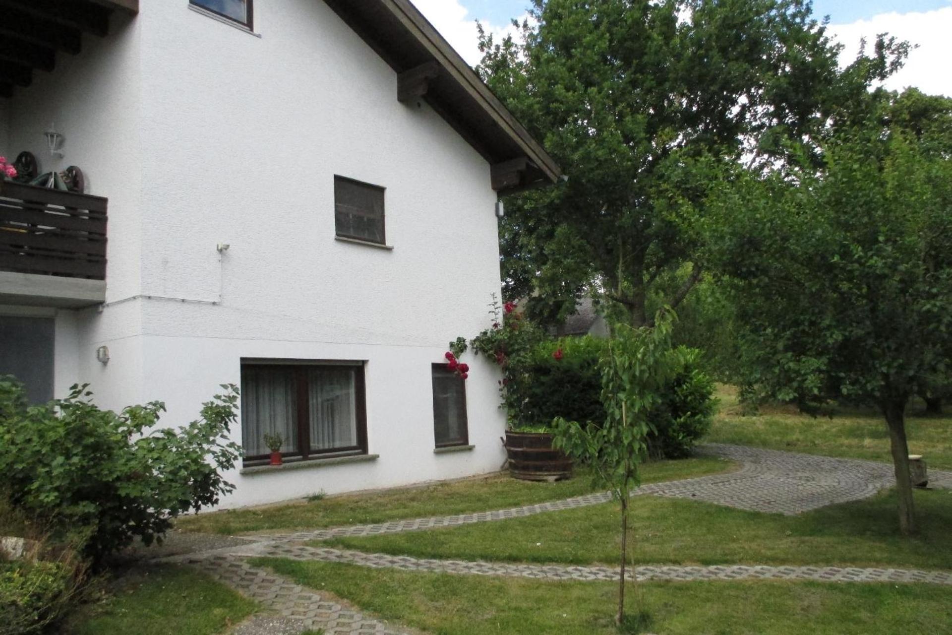 Wohnung in Starkenburg mit Kleiner Terrasse