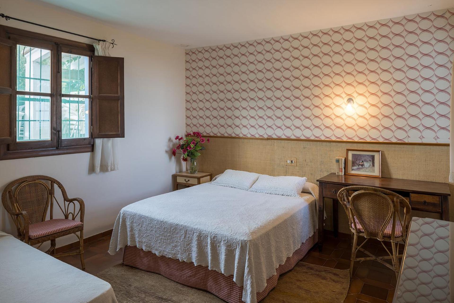 House -Sleeps 8-Natural Pool-Pet Friendly
