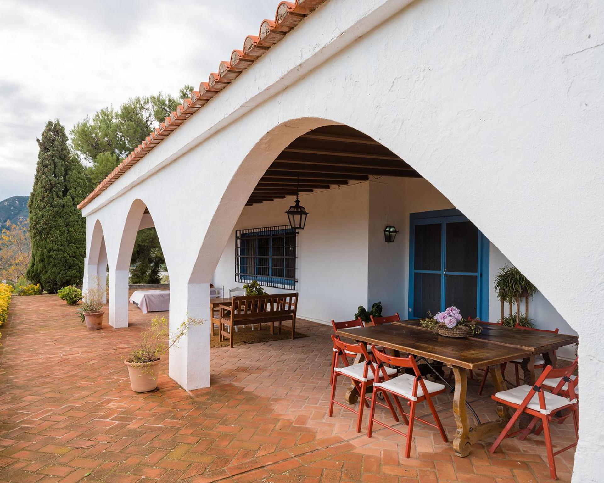 House -Sleeps 8-Natural Pool-Pet Friendly