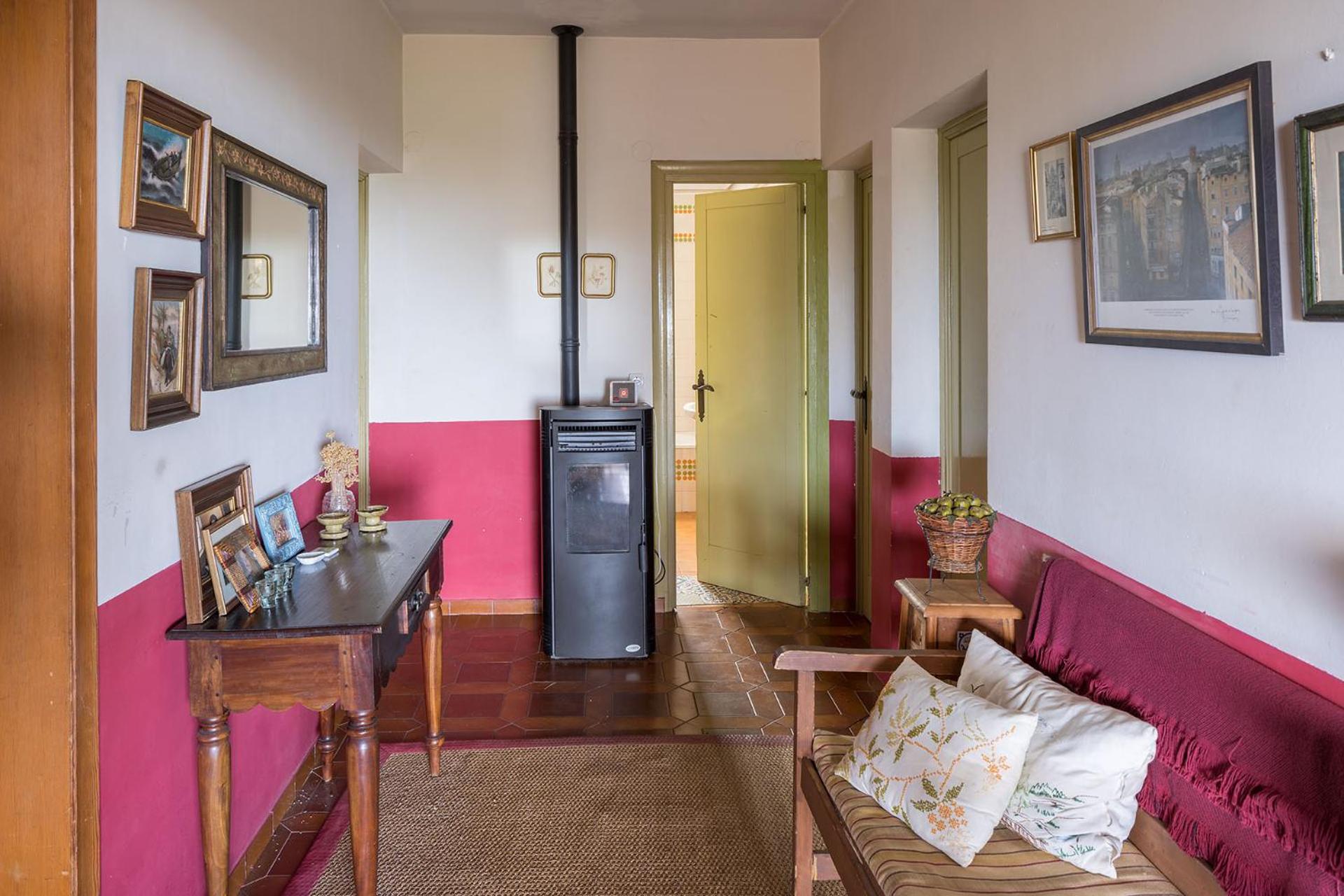 House -Sleeps 8-Natural Pool-Pet Friendly