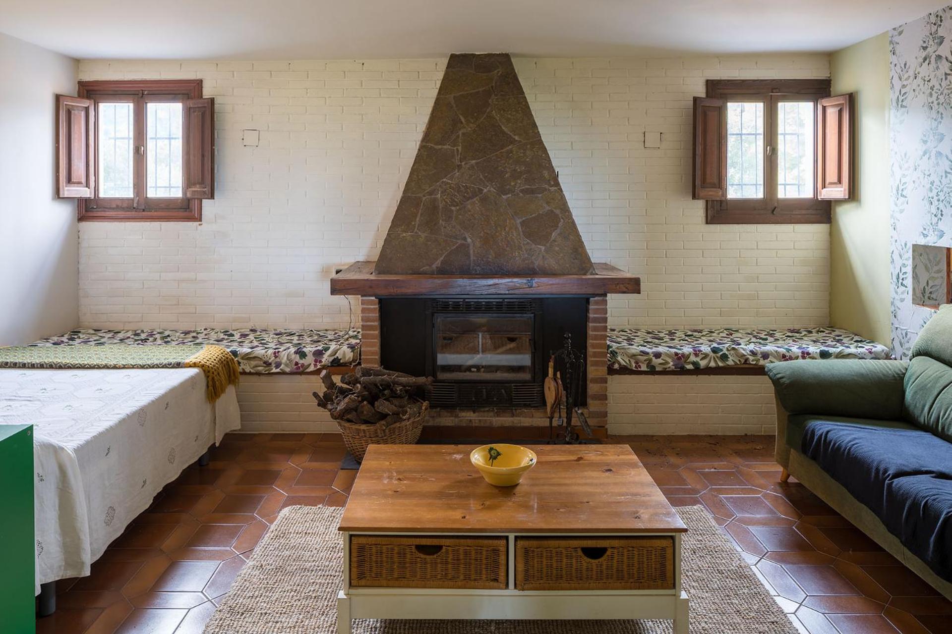 House -Sleeps 8-Natural Pool-Pet Friendly