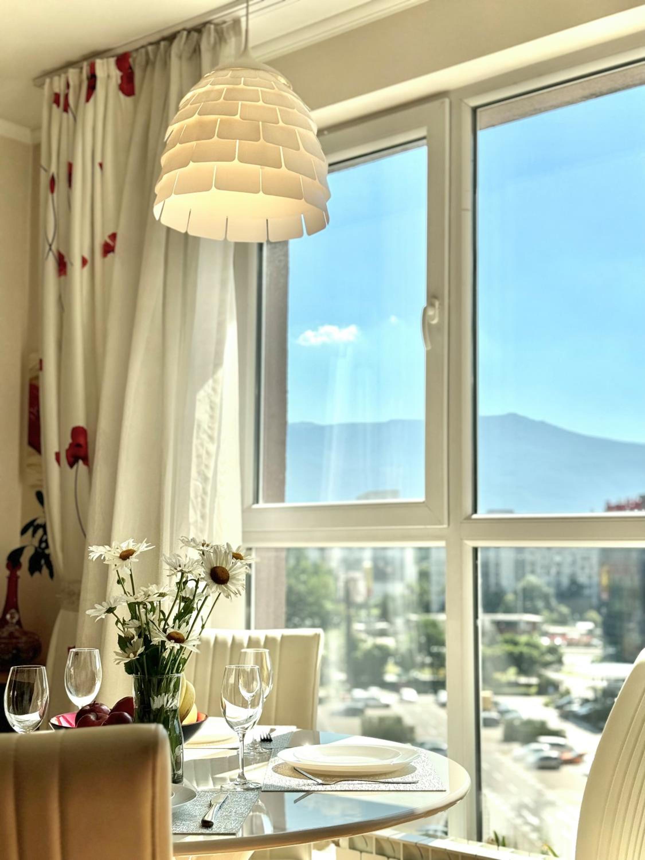 Sunny & Comfort Apartment next to Tech Park for 4 Guests
