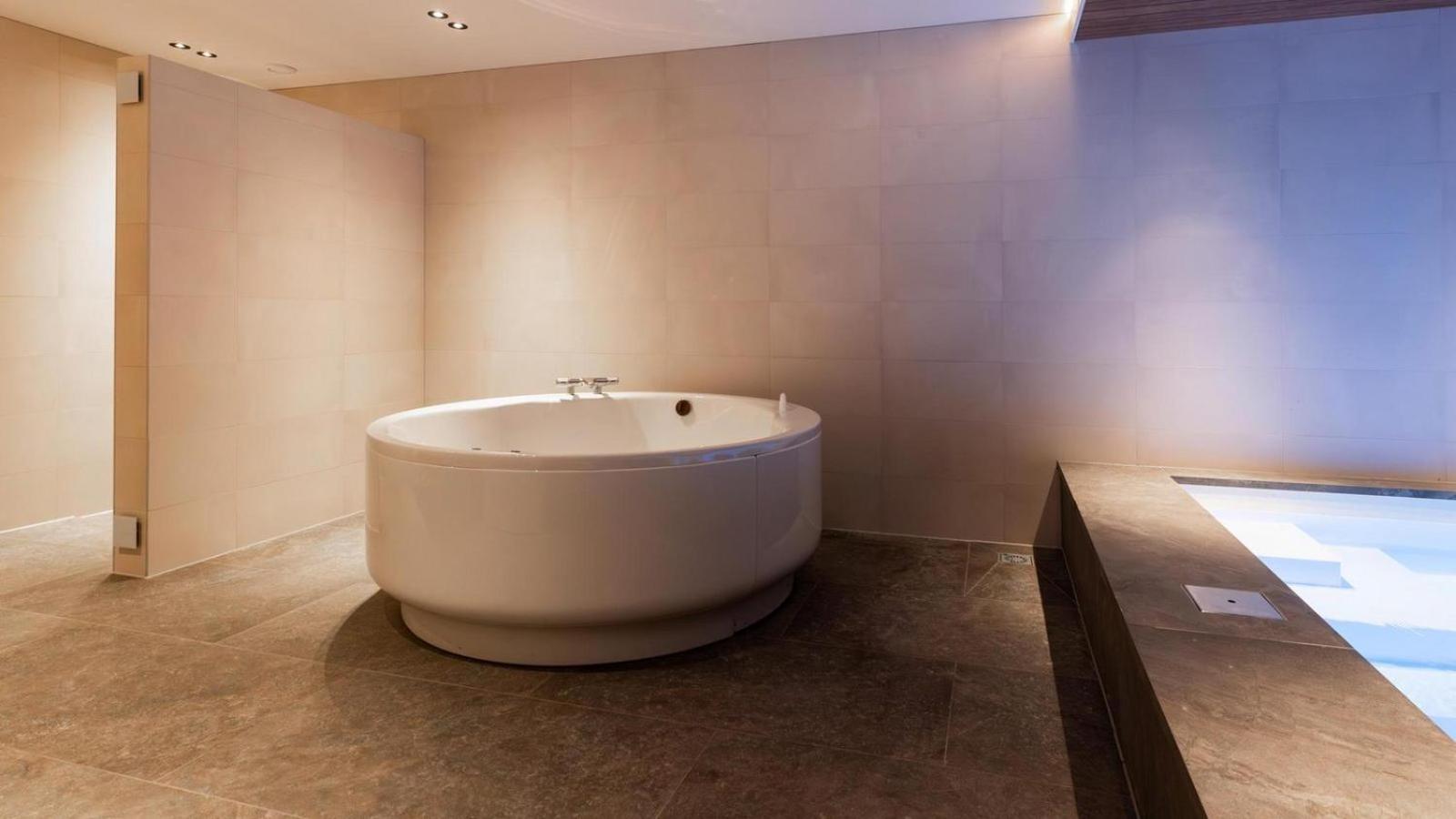 Veluwe Villa with Indoor Pool & Wellness | 12 persons view 3