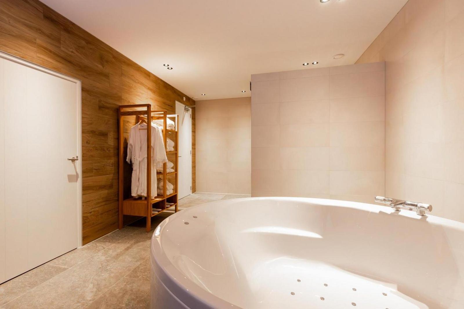 Veluwe Villa with Indoor Pool & Wellness | 12 persons view 4