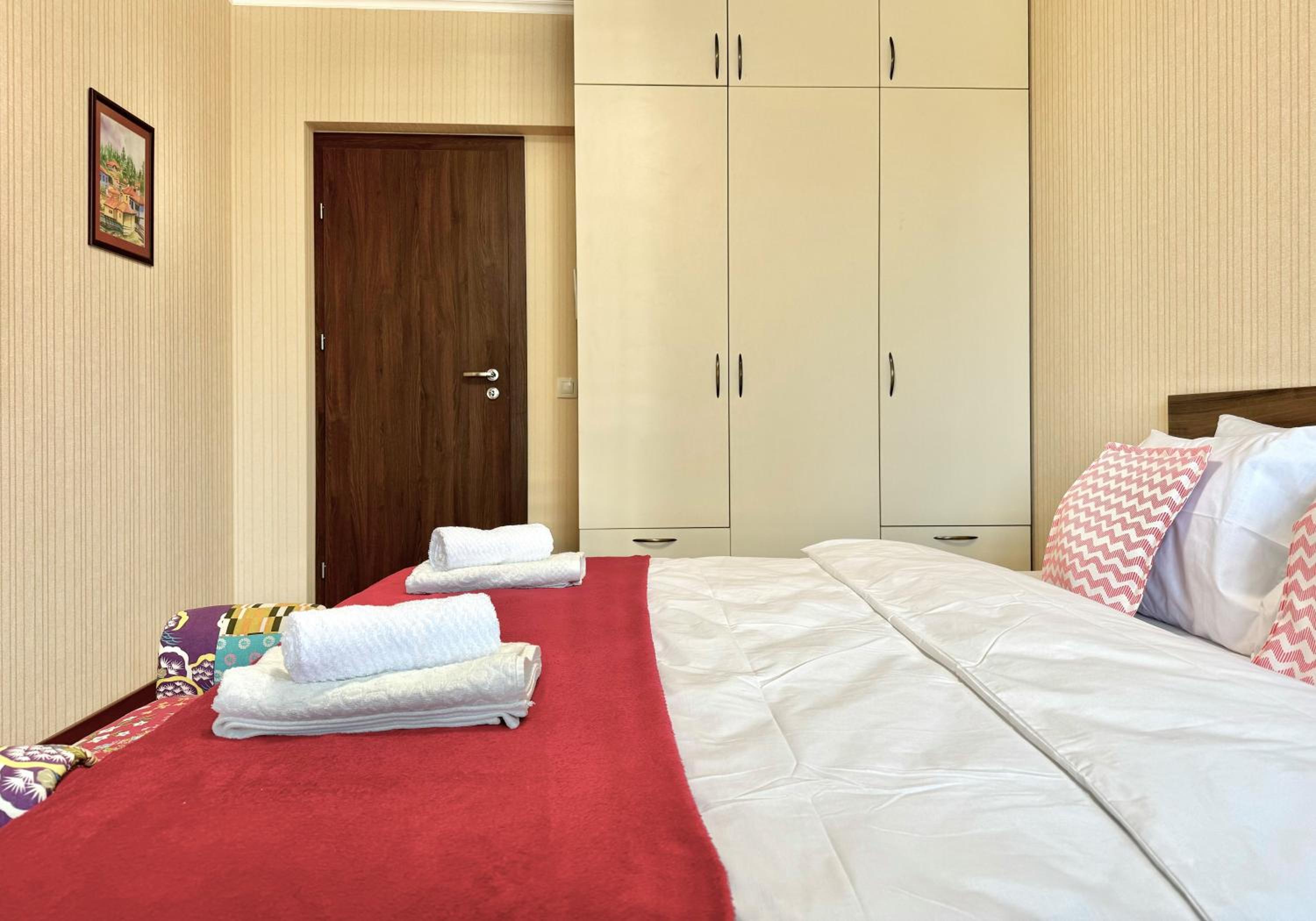 Sunny & Comfort Apartment next to Tech Park for 4 Guests