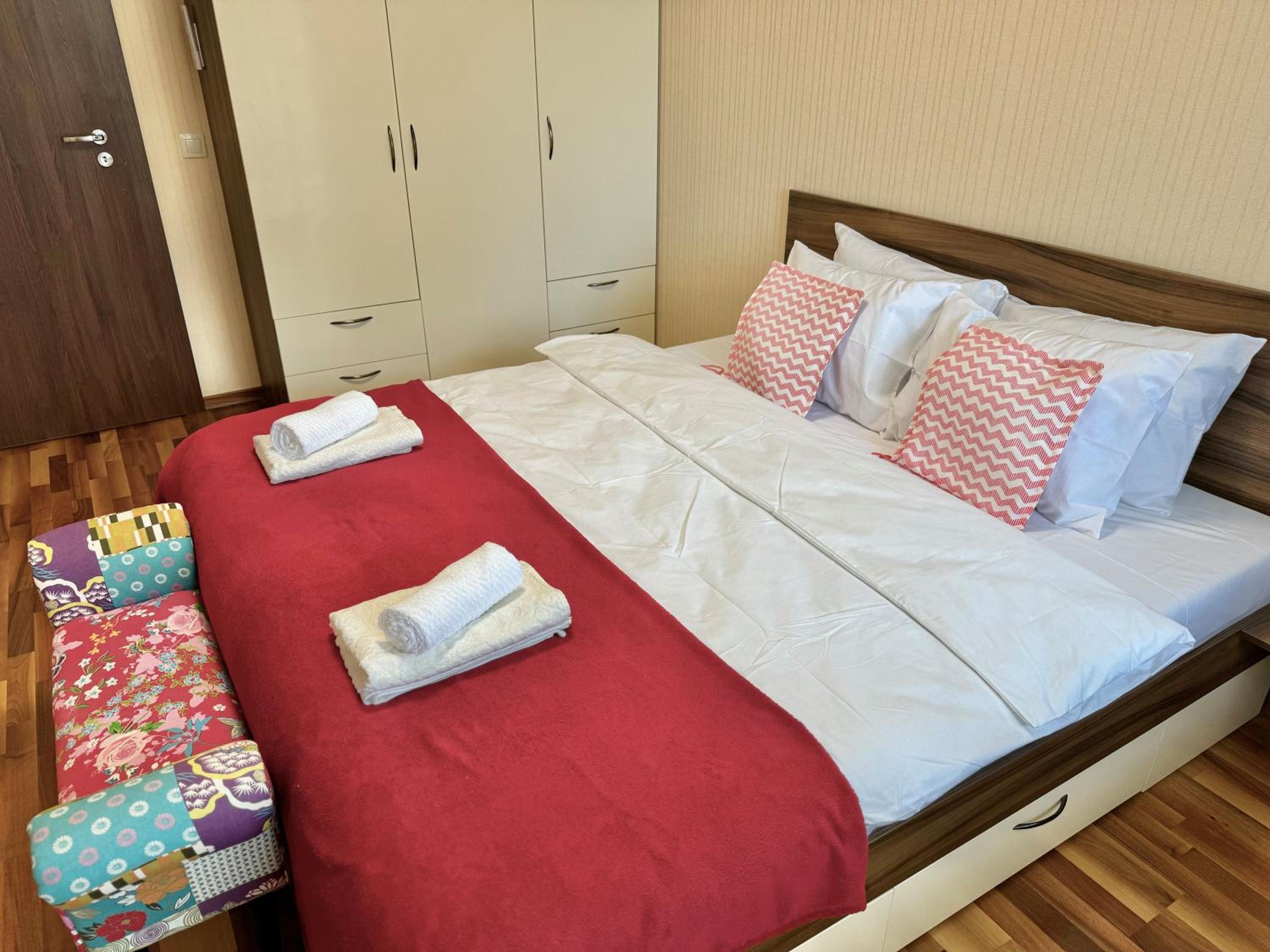 Sunny & Comfort Apartment next to Tech Park for 4 Guests