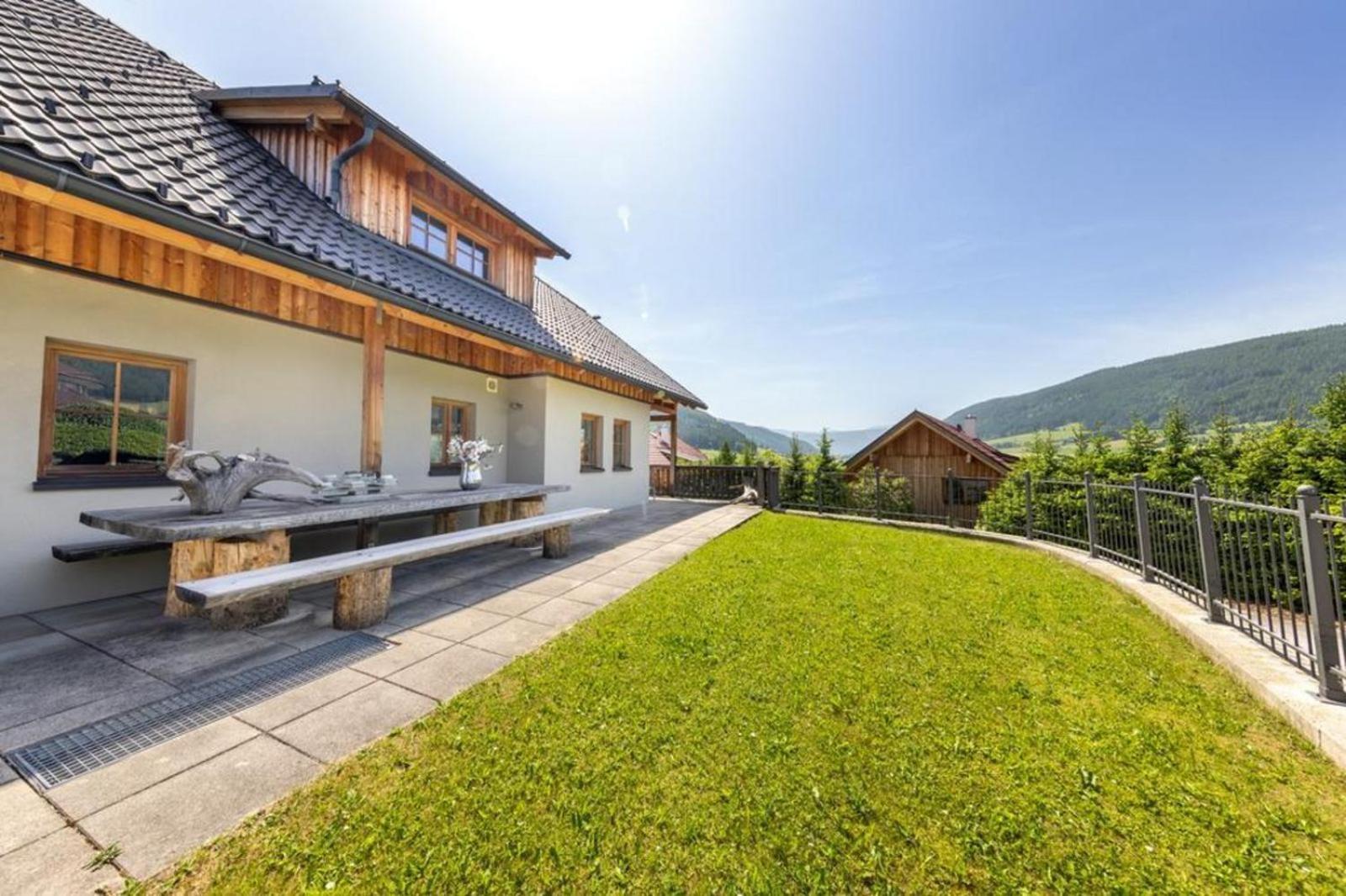 Panorama Chalet Grau