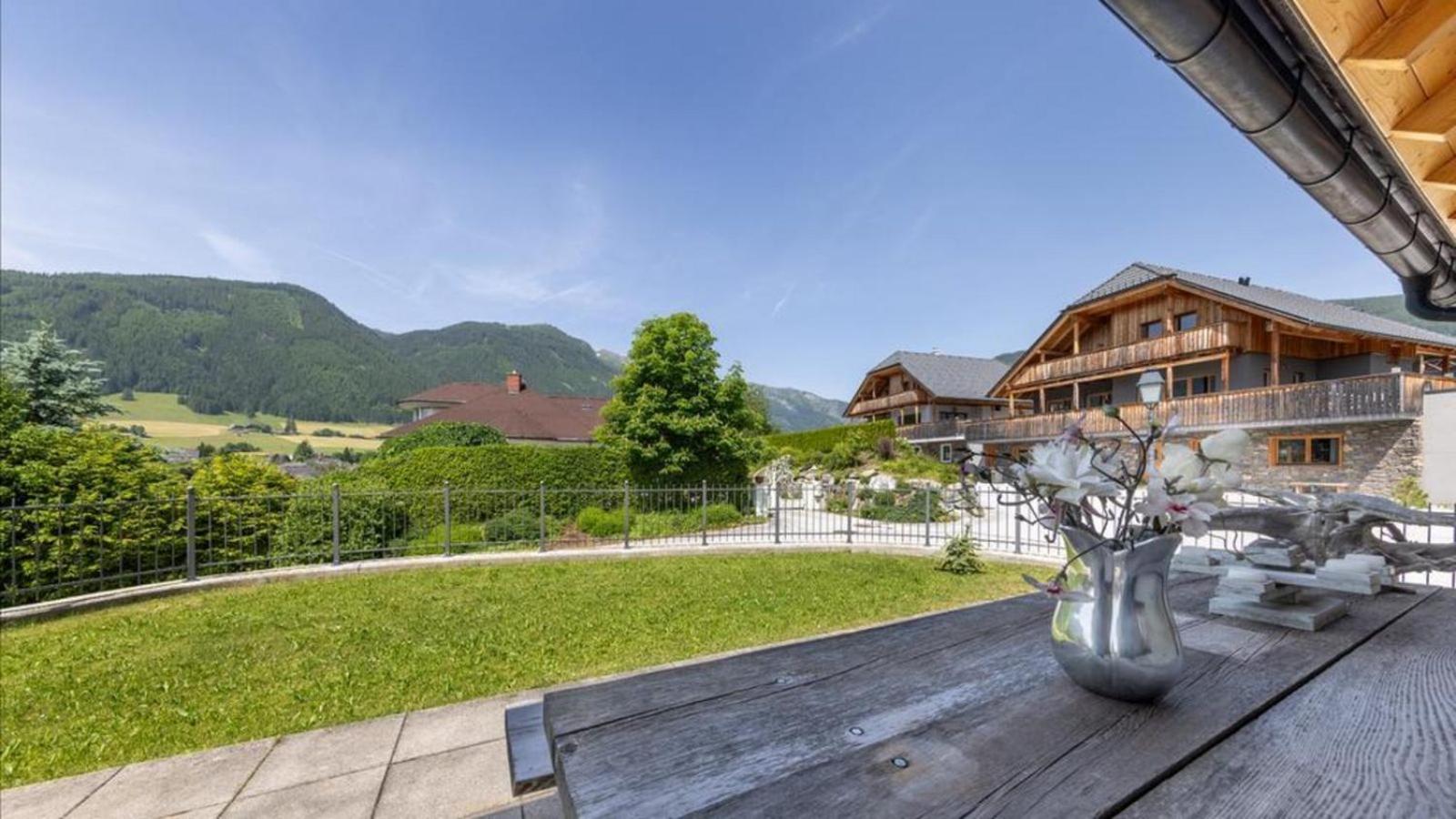 Panorama Chalet Grau