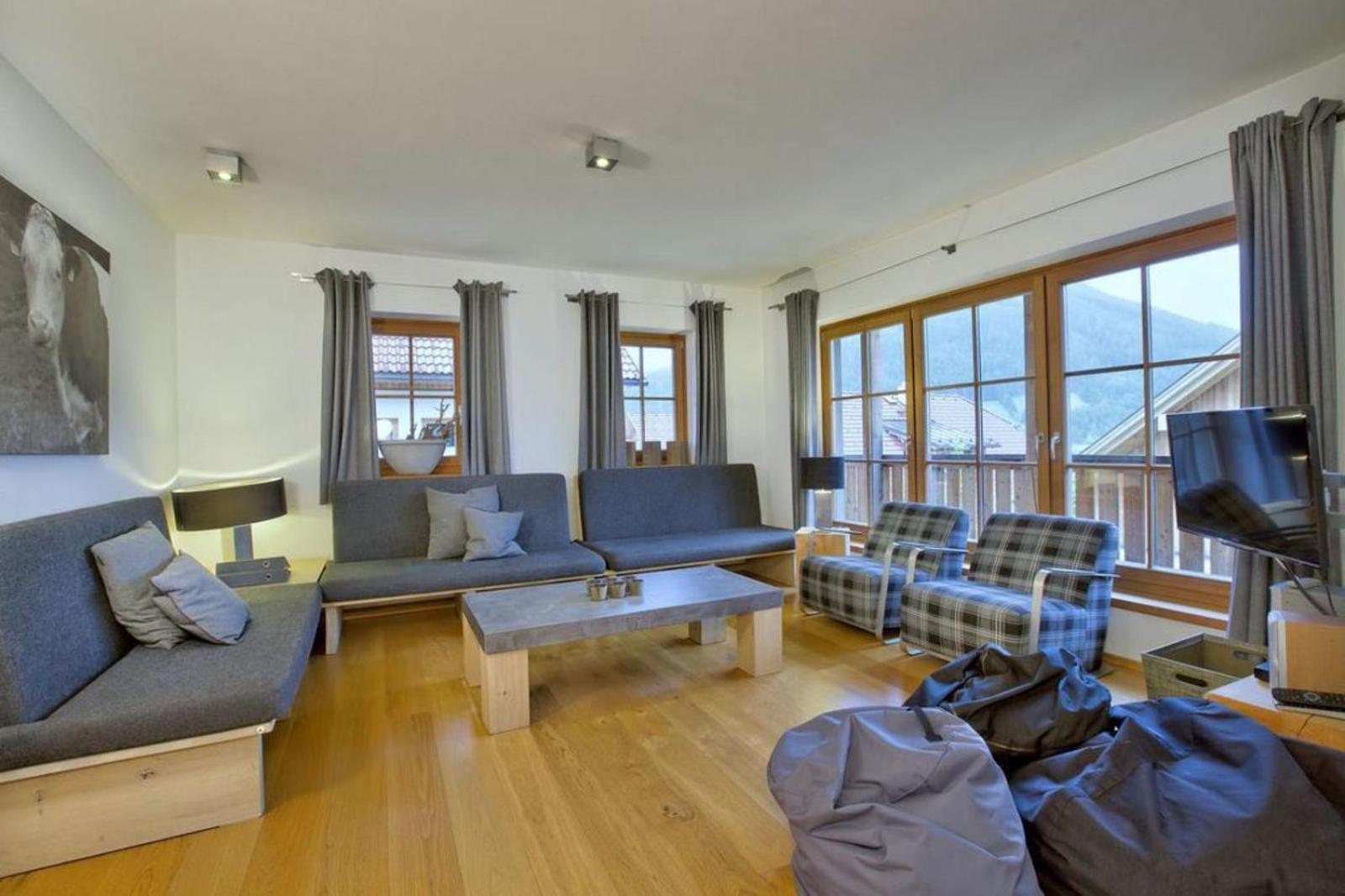 Panorama Chalet Grau