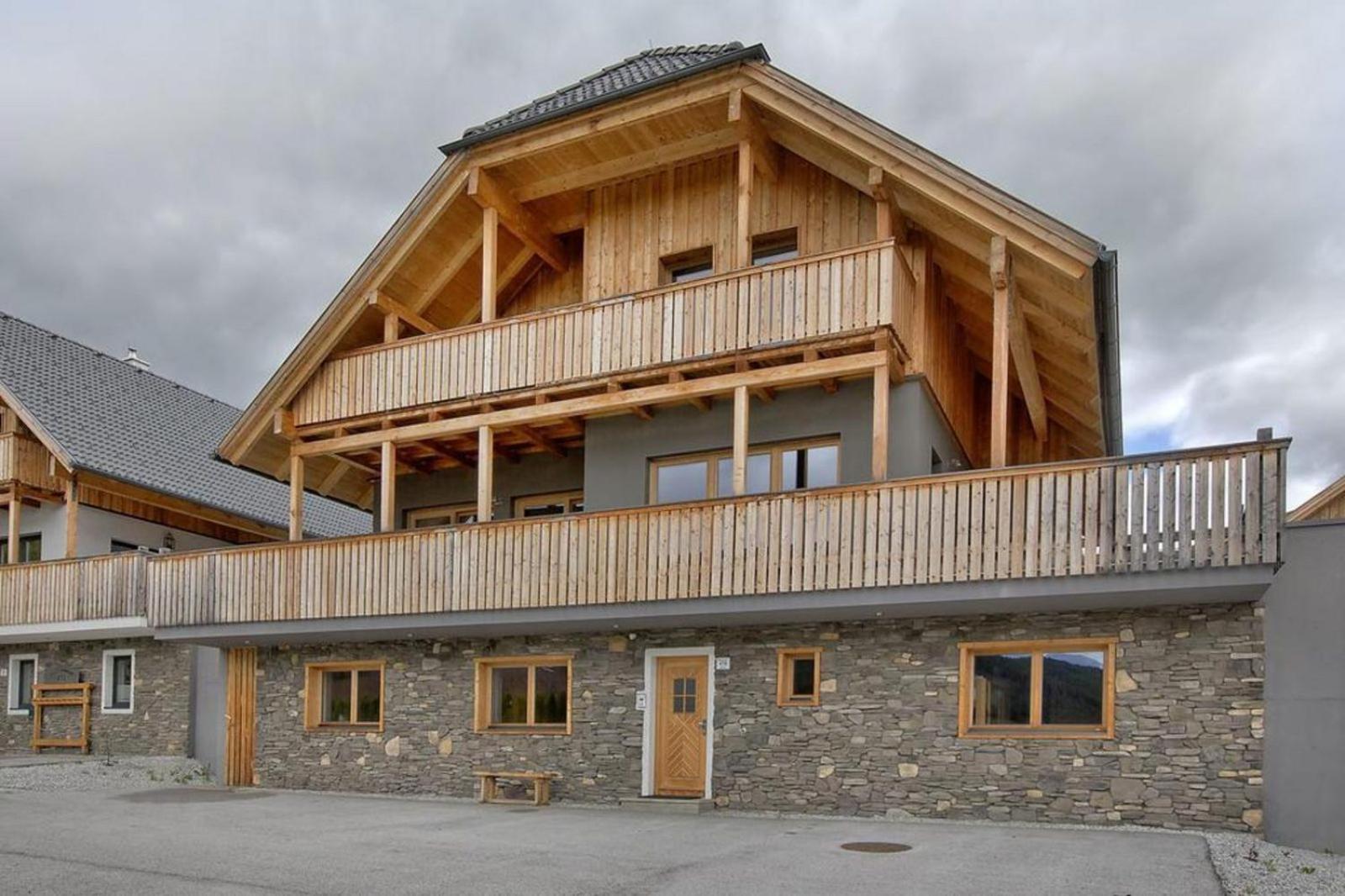 Panorama Chalet Grau XL