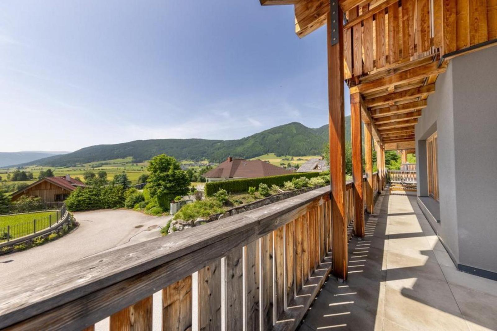 Panorama Chalet Grau XL