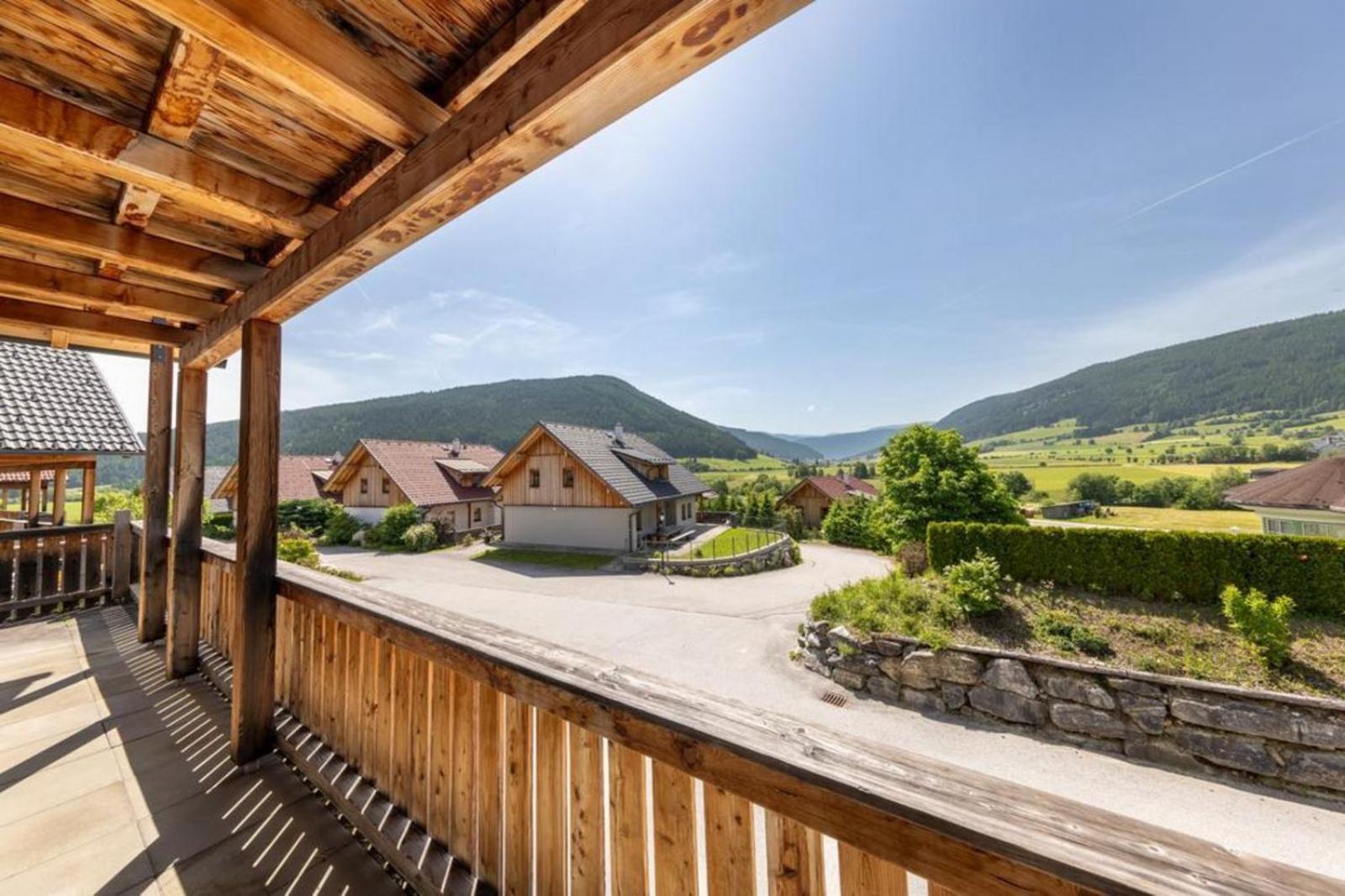 Panorama Chalet Grau XL