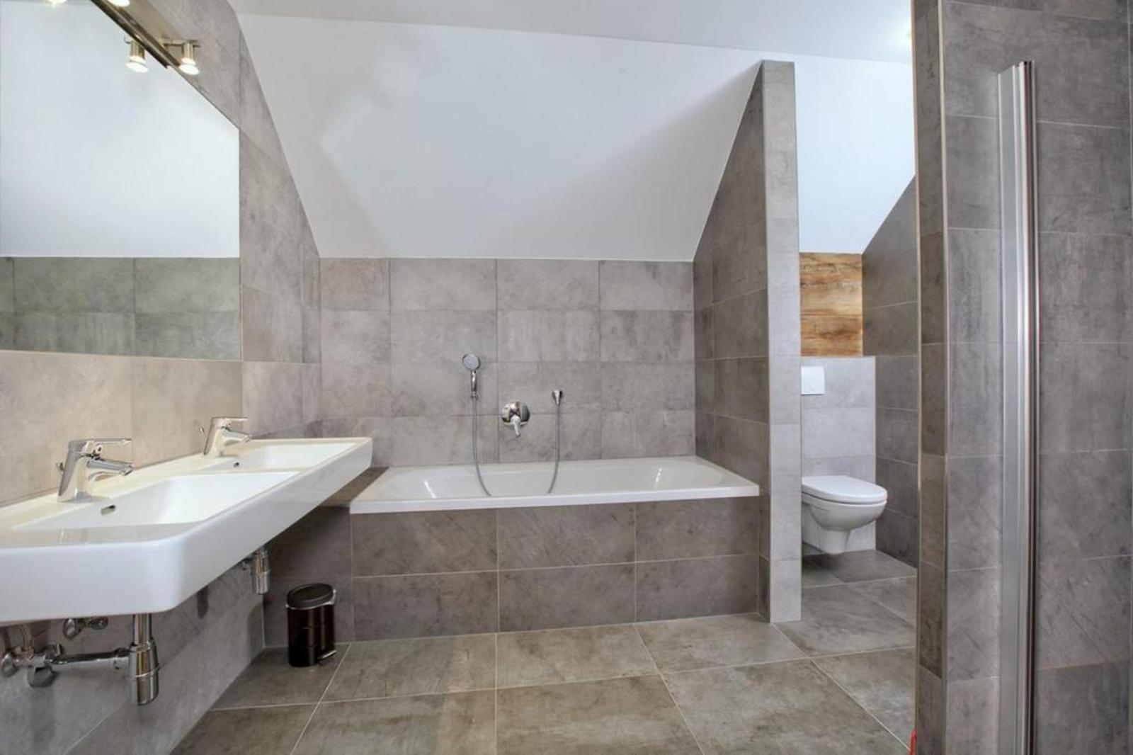 Panorama Chalet Grau XL