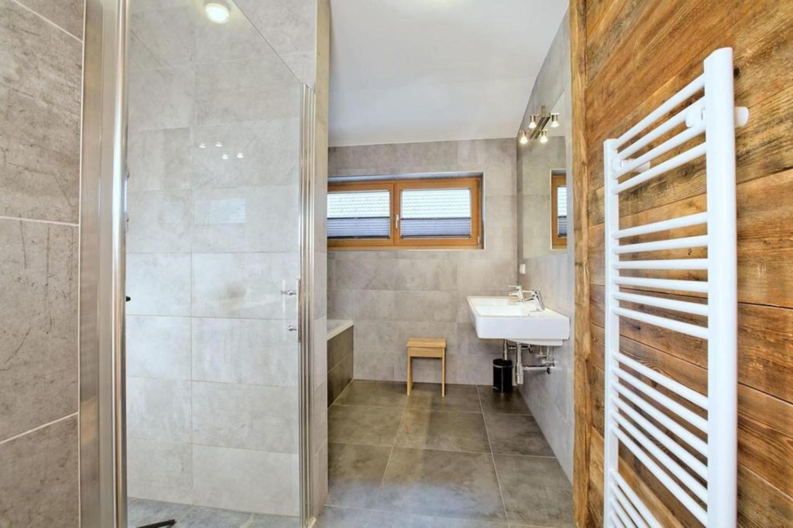 Panorama Chalet Grau XL