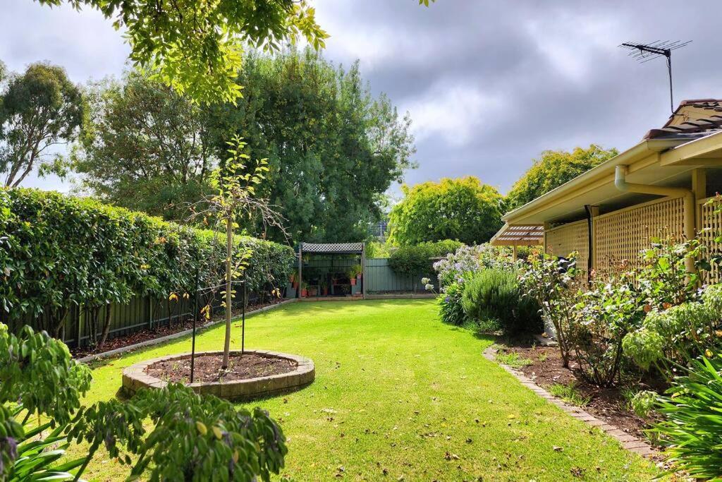 Hahndorf Home, walk to main st, sleeps 8