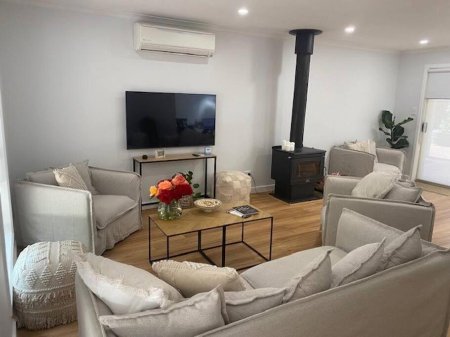 Hahndorf Home, walk to main st, sleeps 8
