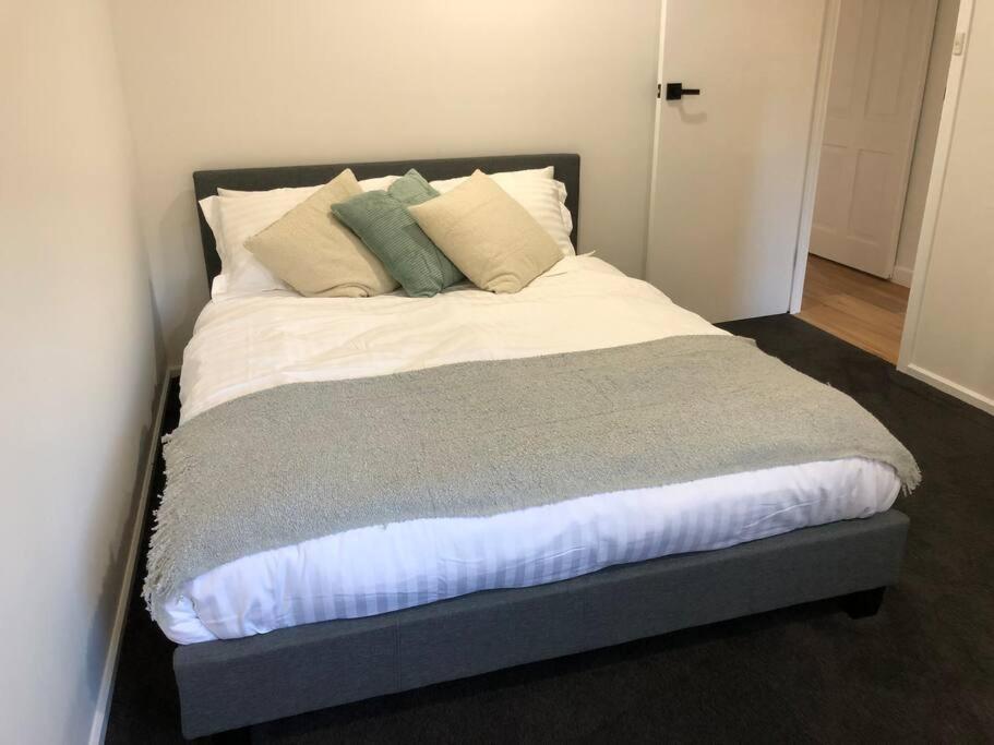 Hahndorf Home, walk to main st, sleeps 8
