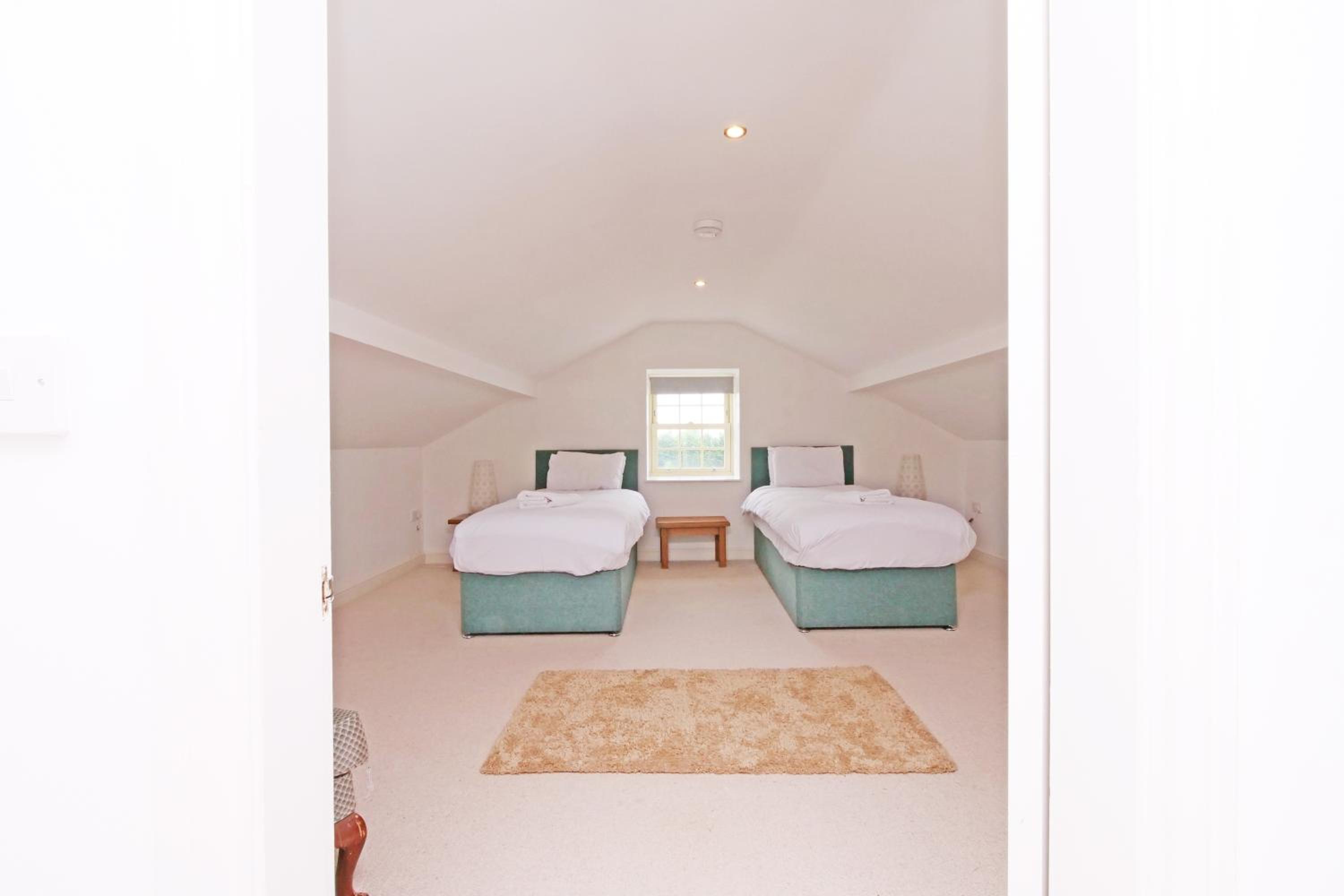 Salton Lodge