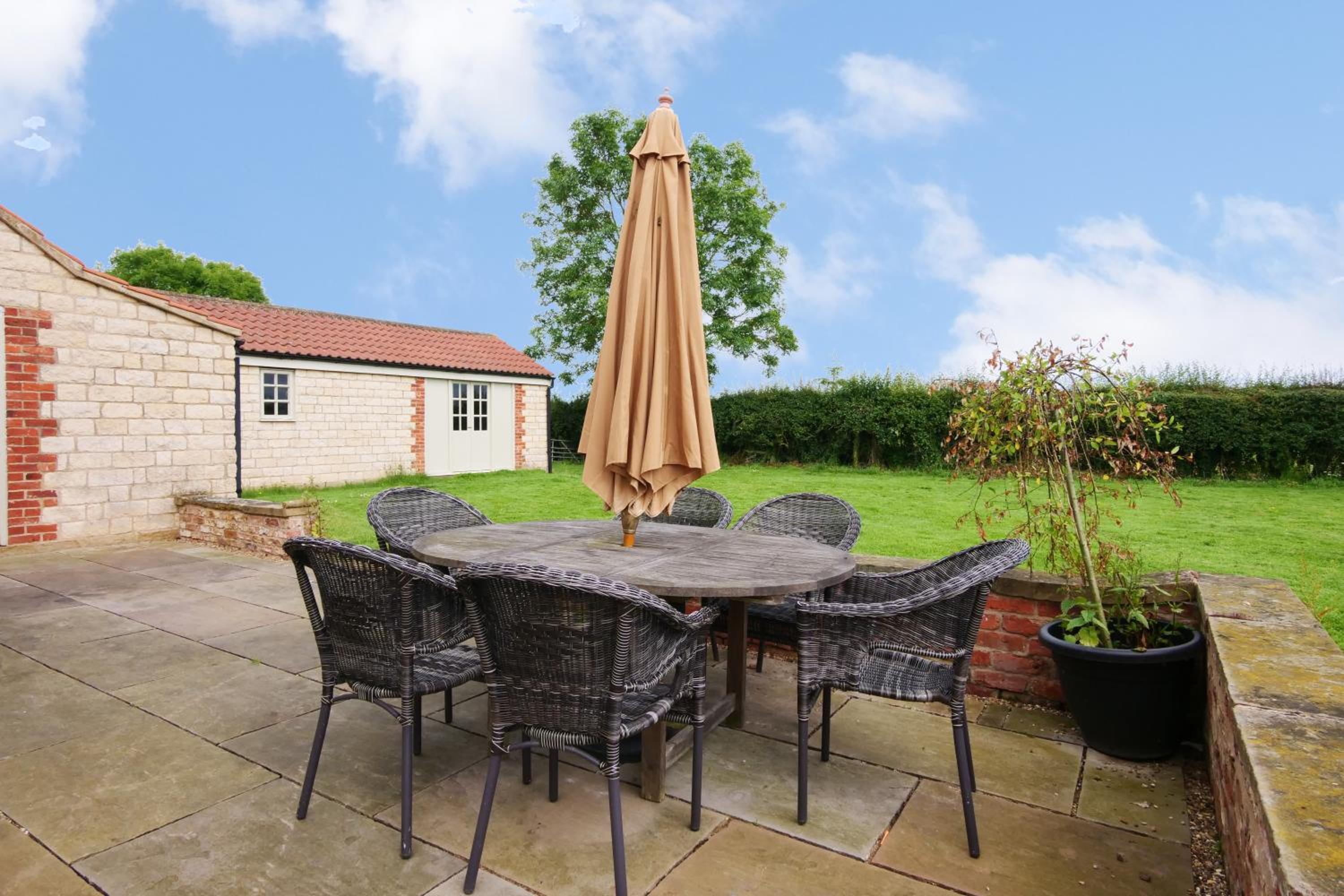 Salton Lodge