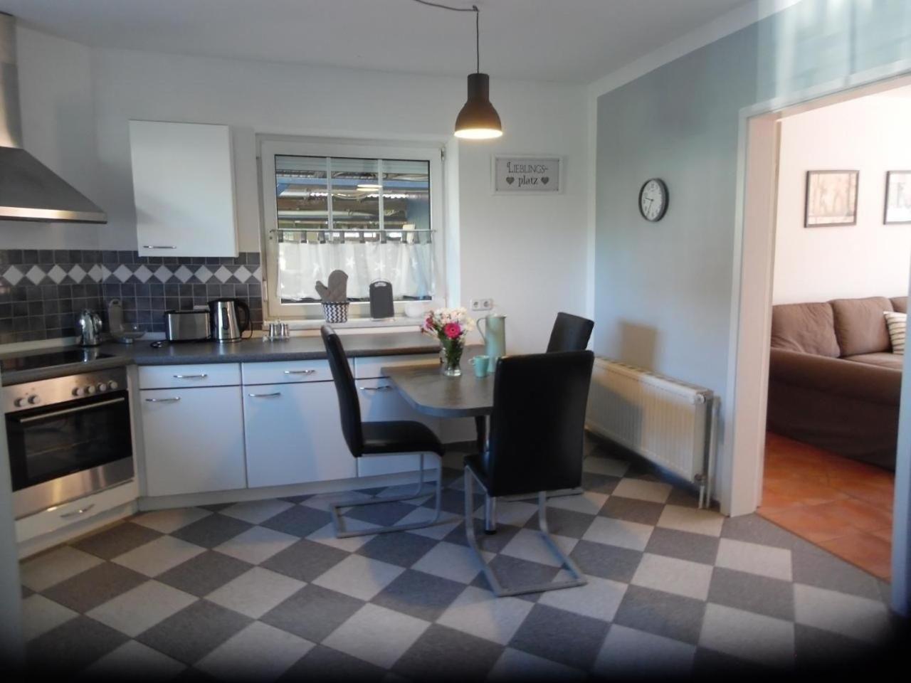 Ferienhaus Mit Garten Und Stellplatz