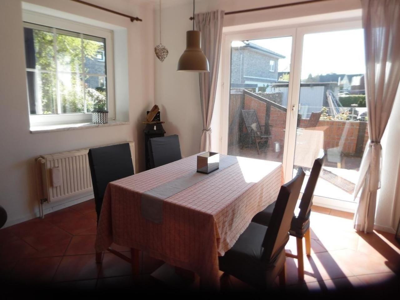 Ferienhaus Mit Garten Und Stellplatz