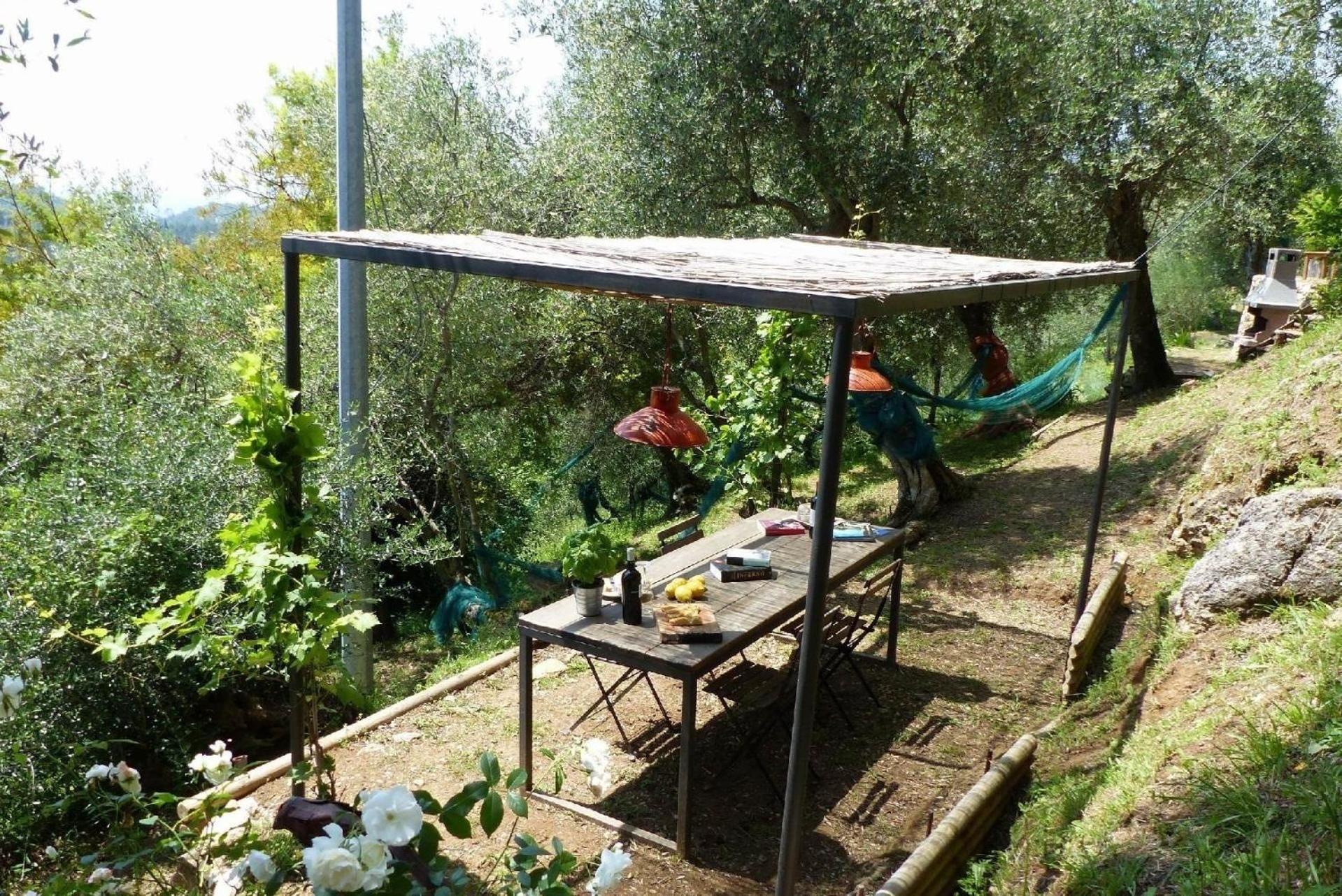 Schönes Ferienhaus in Camaiore mit Großem Garten