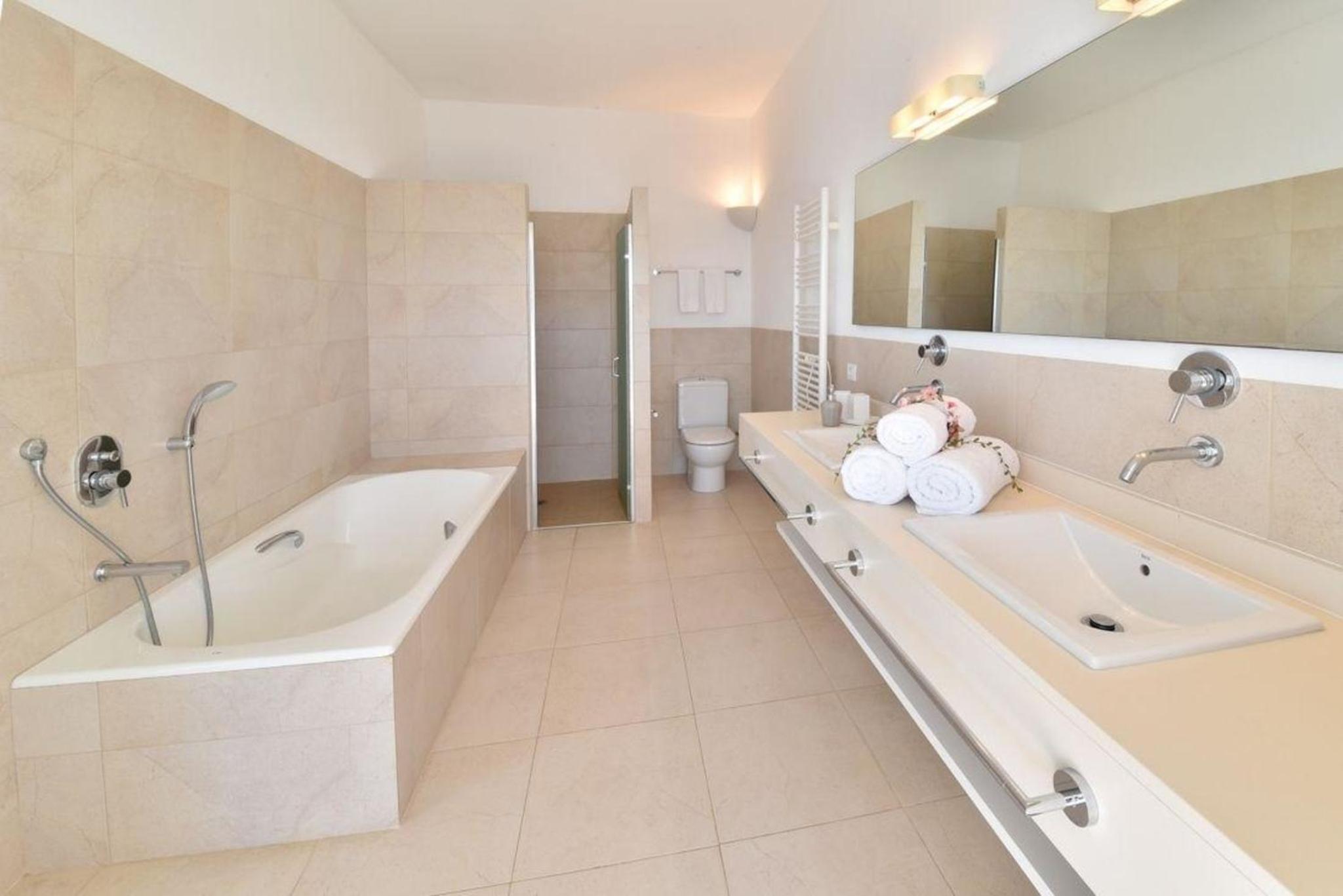 Ferienhaus in Felanitx mit Privatem Pool und Meerblick