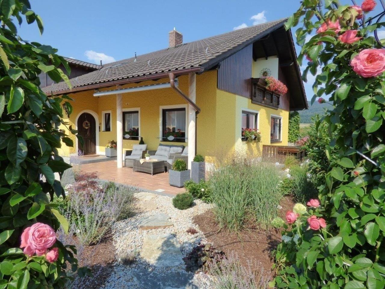 Komfortable Ferienwohnung Mit Garten Und Grill