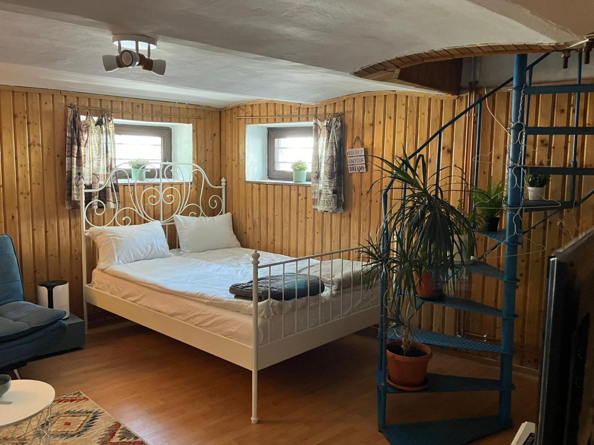 Hilltop Retro Home