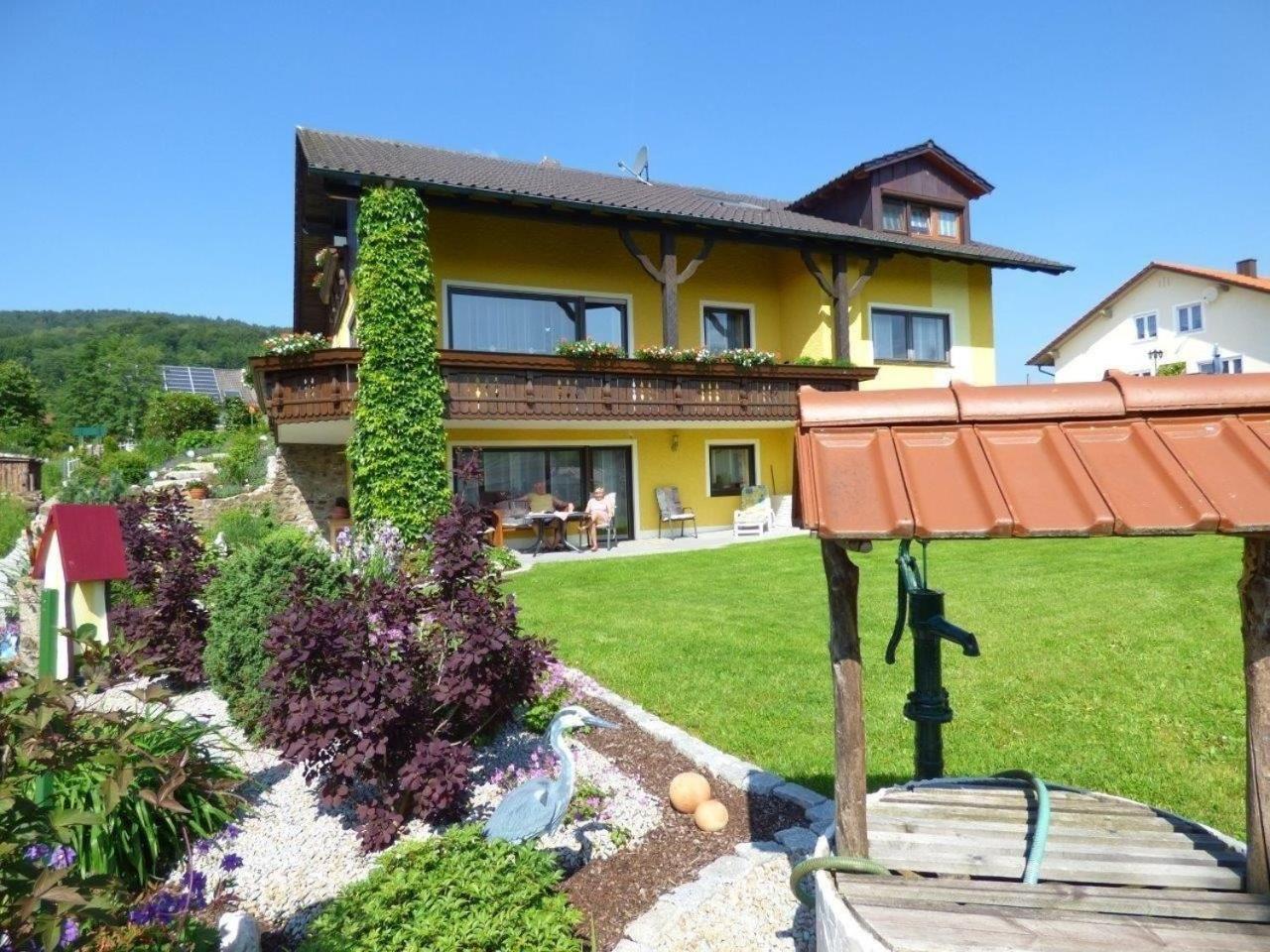 Komfortable Ferienwohnung Mit Garten Und Grill