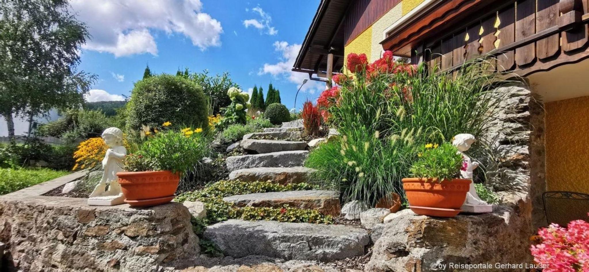 Komfortable Ferienwohnung Mit Garten Und Grill