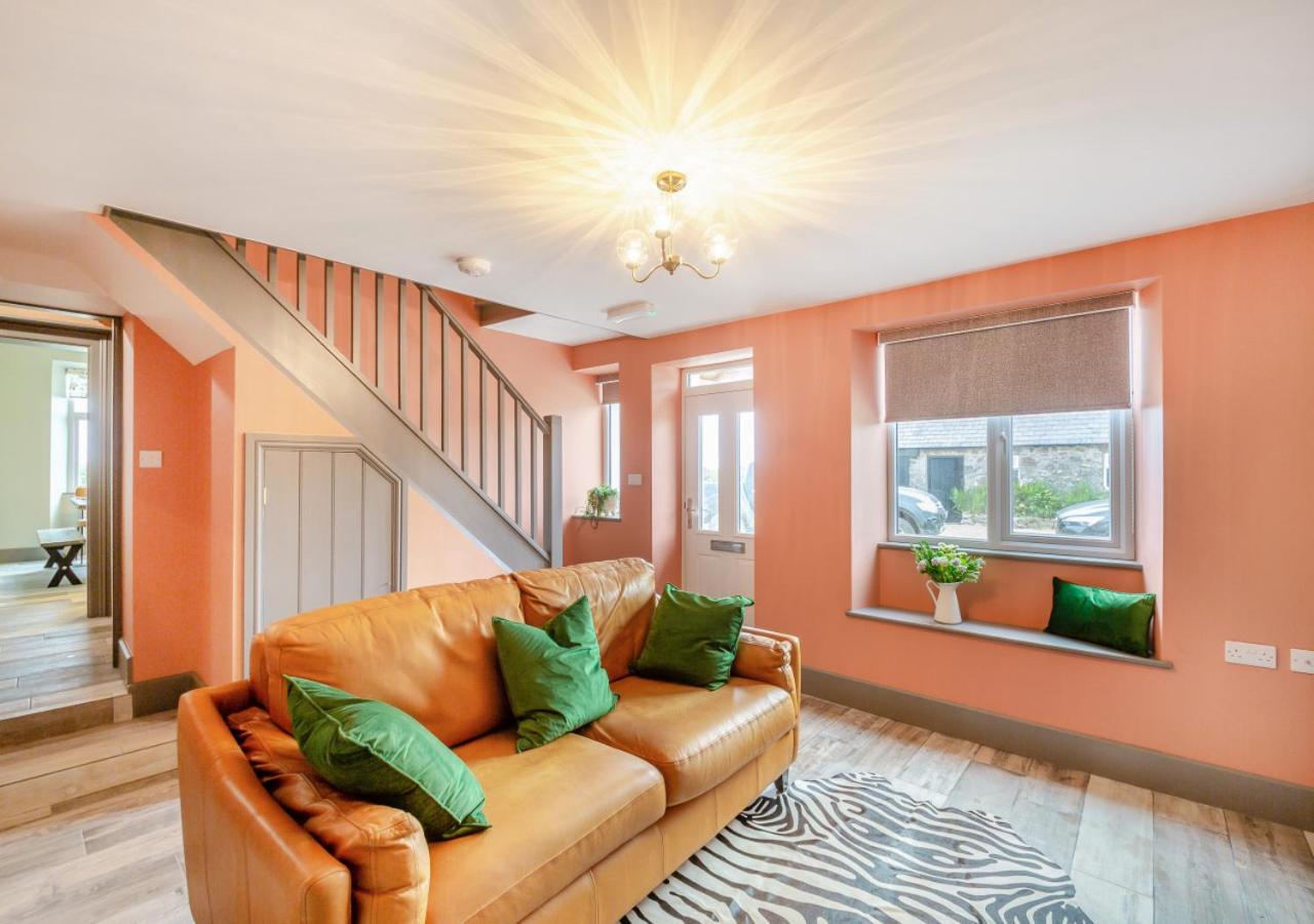 5 Bed in Llangwnadl oc-c29473