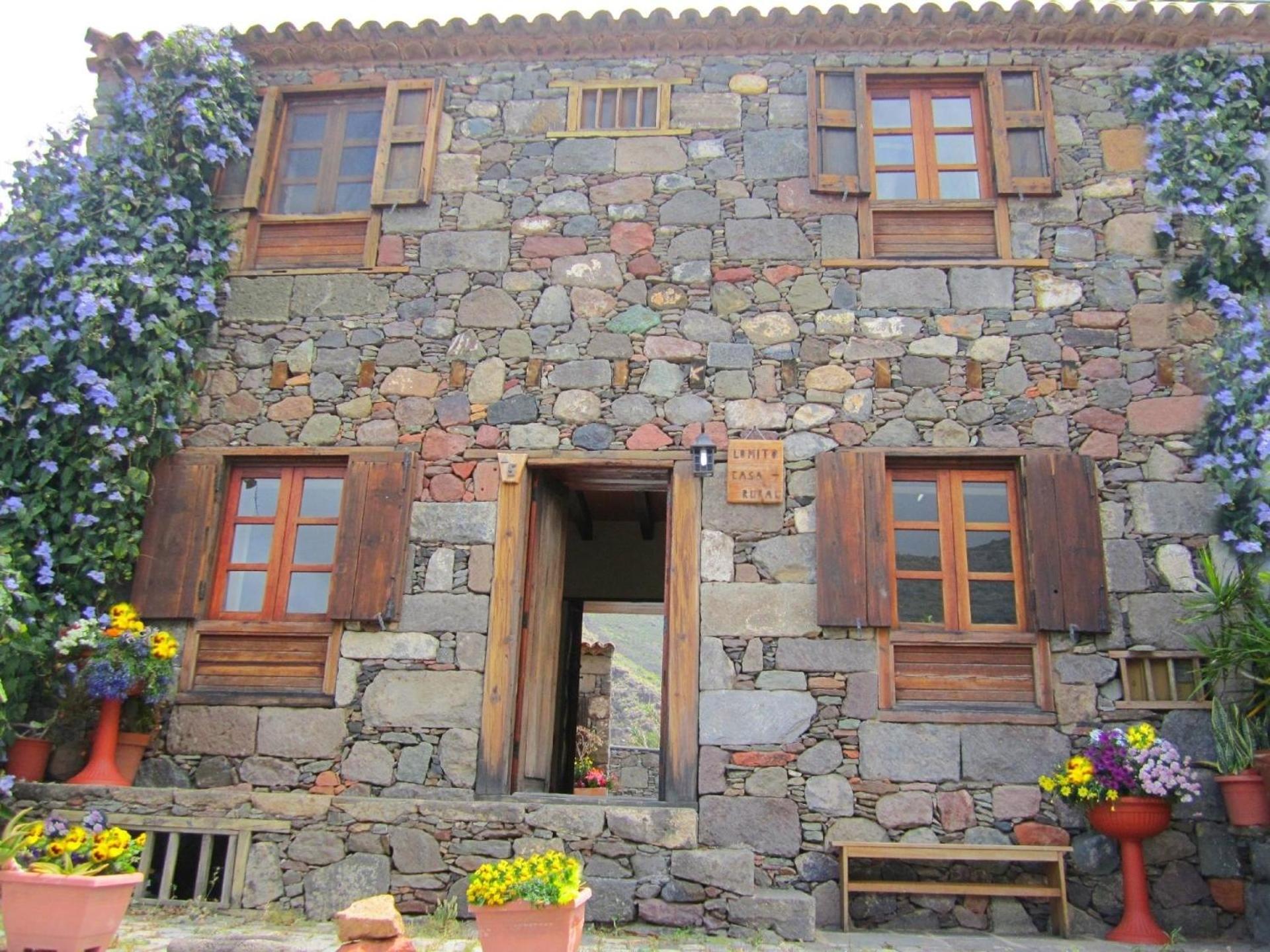 Traditionell kanarisches Ferienhaus mit Pool