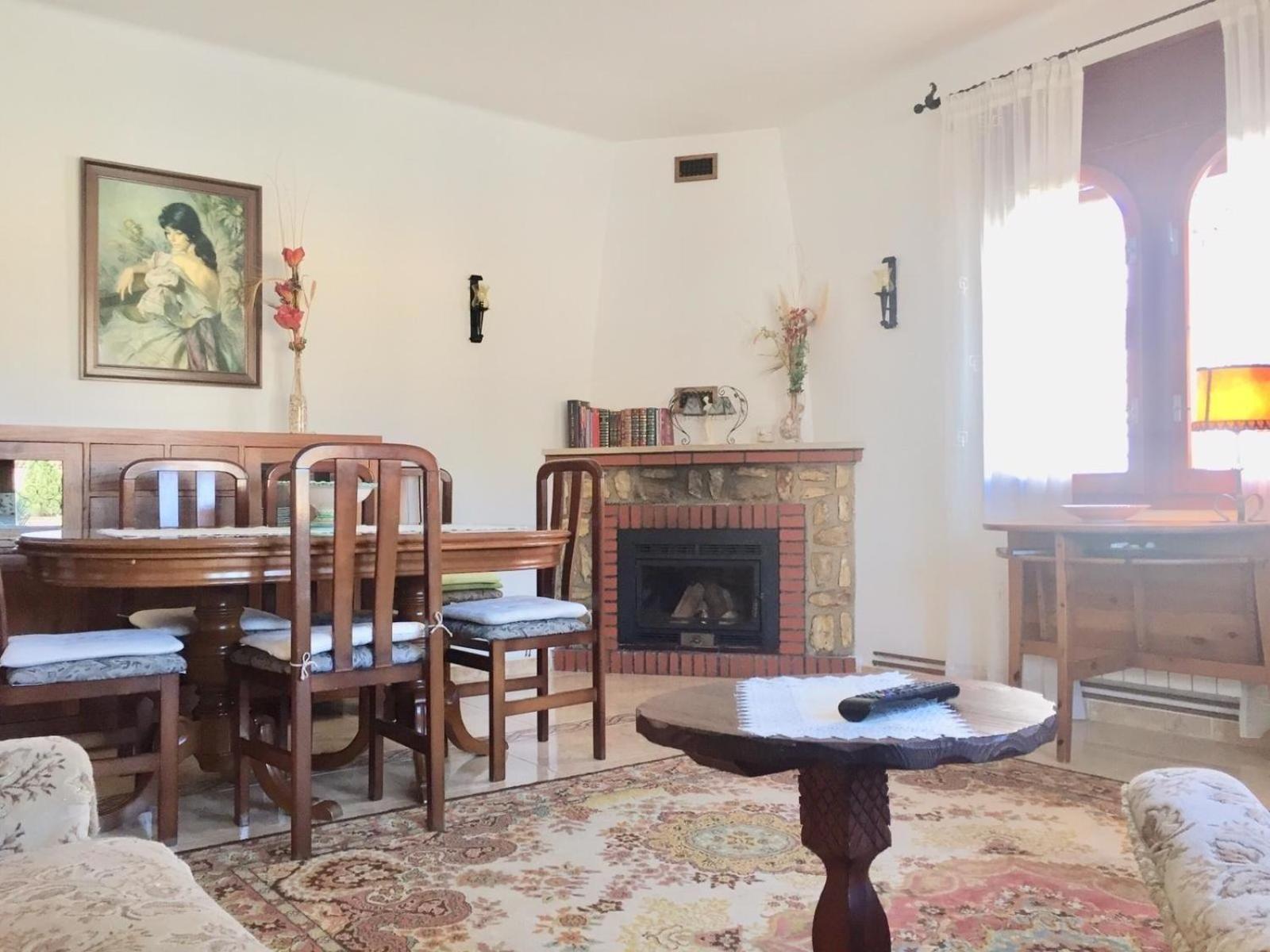Geräumiges, Strandnahes Ferienhaus Mit Garten